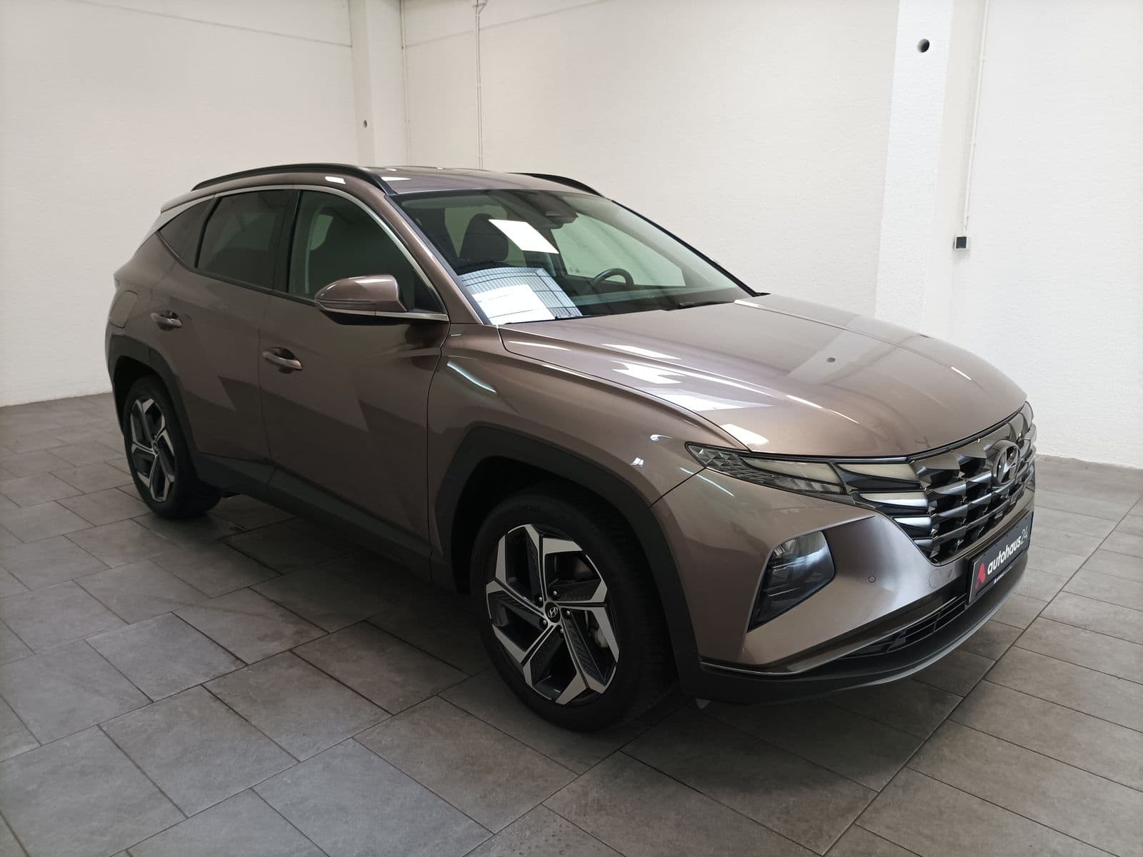 Hyundai Tucson SUV / Crossover / Geländewagen HYUNDAI Tucson 1.6 T-GDI Plug-in Hybrid 4WD Auto Sports Utility Vehicle #1