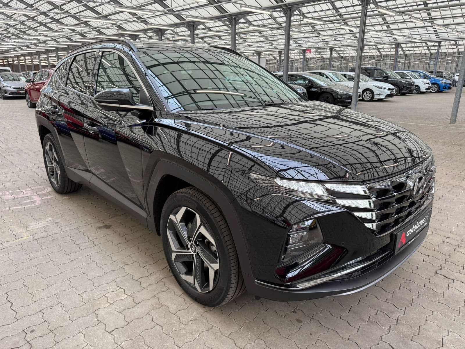 Hyundai Tucson SUV / Crossover / Geländewagen HYUNDAI Tucson 1.6 T-GDI Plug-in Hybrid 4WD Auto Sports Utility Vehicle #1