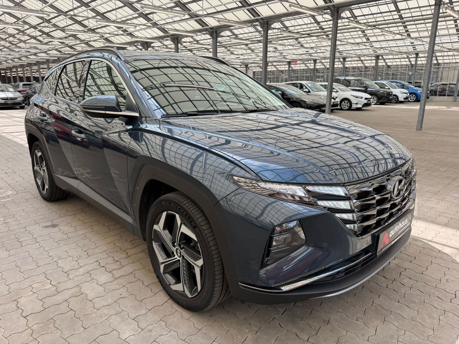 Hyundai Tucson SUV / Crossover / Geländewagen HYUNDAI Tucson 1.6 T-GDI Plug-in Hybrid 4WD Auto Sports Utility Vehicle #1