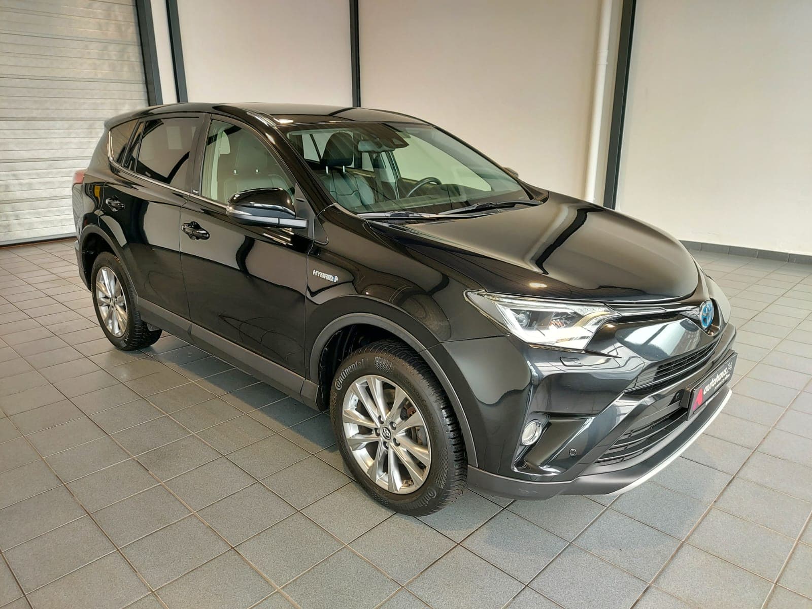 Toyota RAV4 SUV / Crossover / Geländewagen TOYOTA RAV4 2,5-l-Hybrid Comfort Auto 4x2 Sports Utility Vehicle