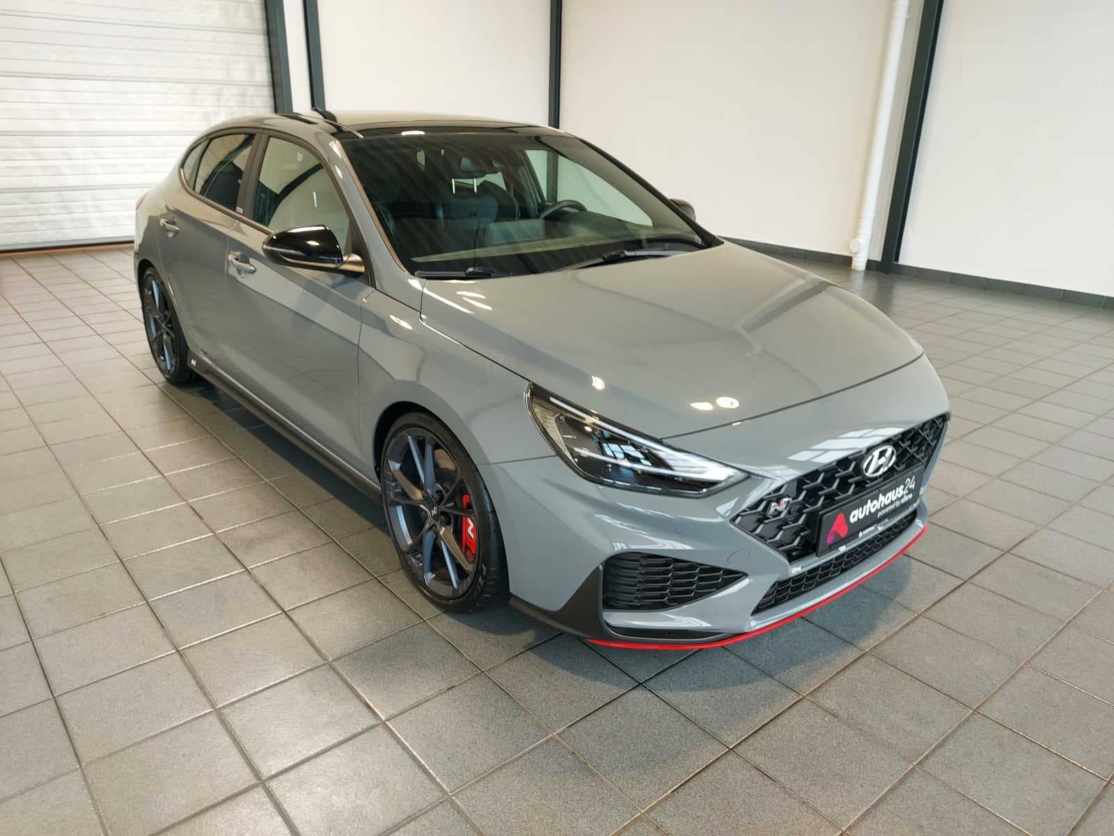 Hyundai i30 Limousine HYUNDAI i30 2.0 T-GDI N Performance Schräghecklimousine #1