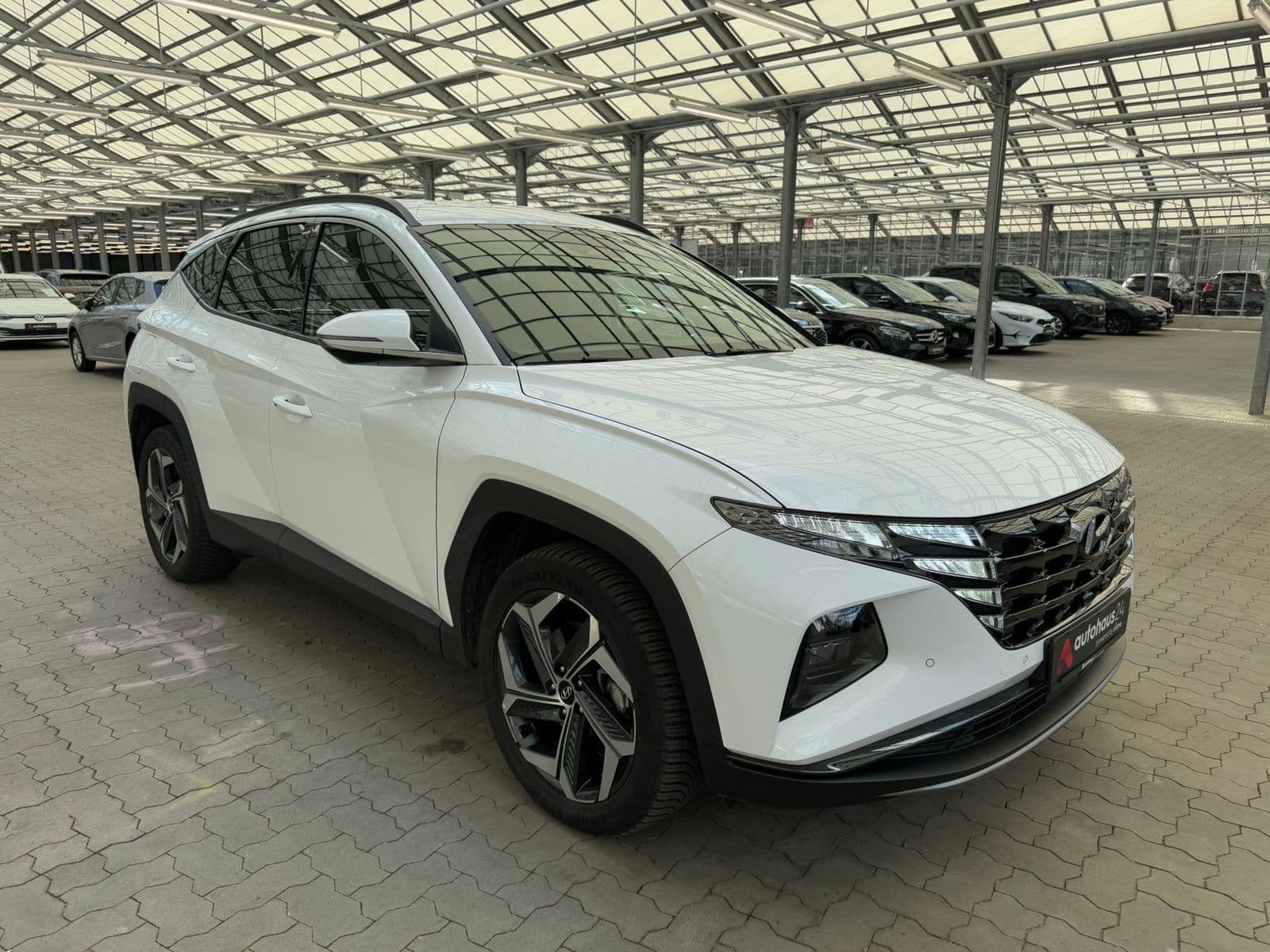 Hyundai Tucson SUV / Crossover / Geländewagen HYUNDAI Tucson 1.6 T-GDI Plug-in Hybrid 4WD Auto Sports Utility Vehicle #1