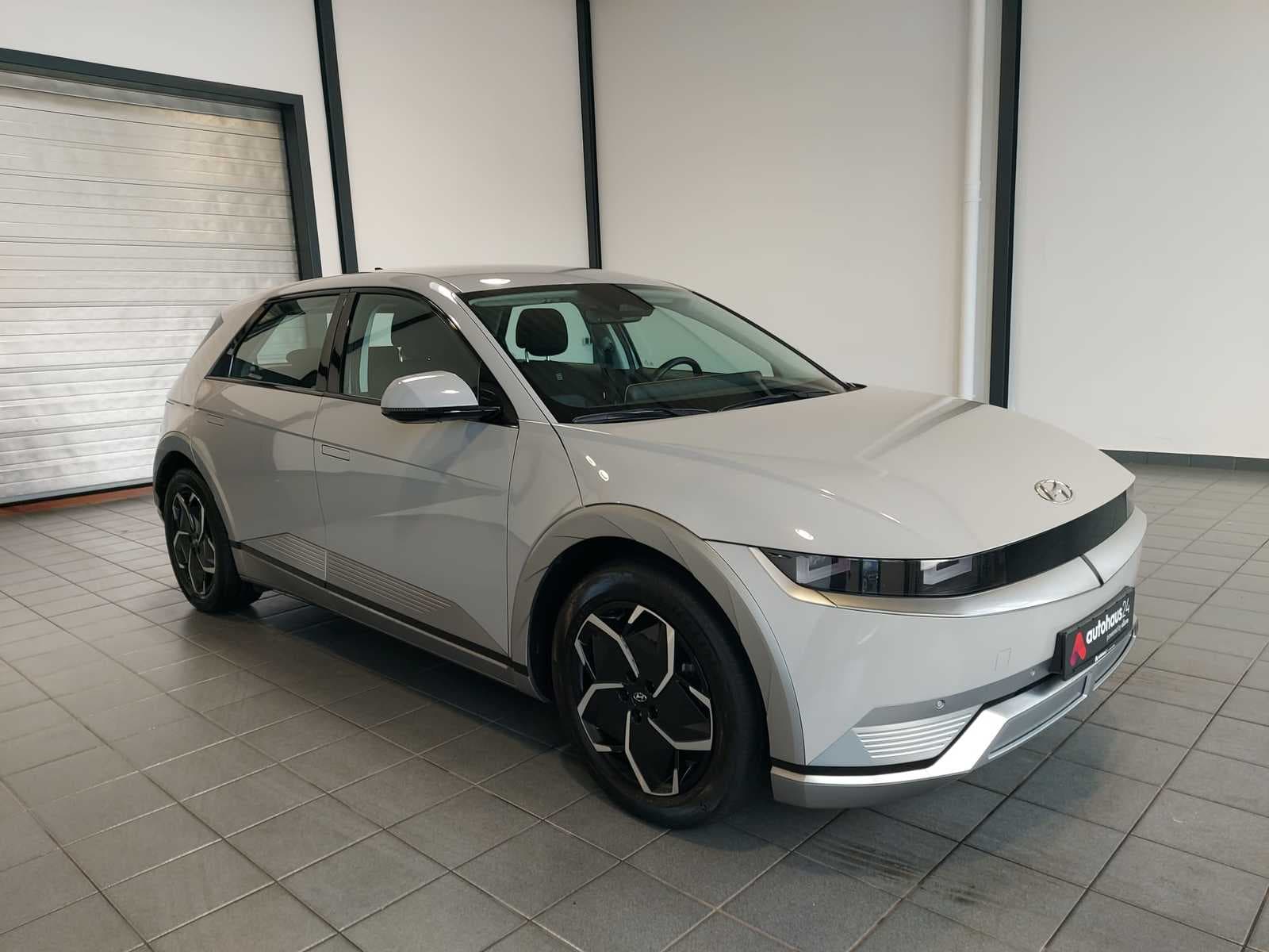 Hyundai IONIQ 5 Limousine HYUNDAI IONIQ 5 77,4 kWh Heckantrieb Sports Utility Vehicle #1