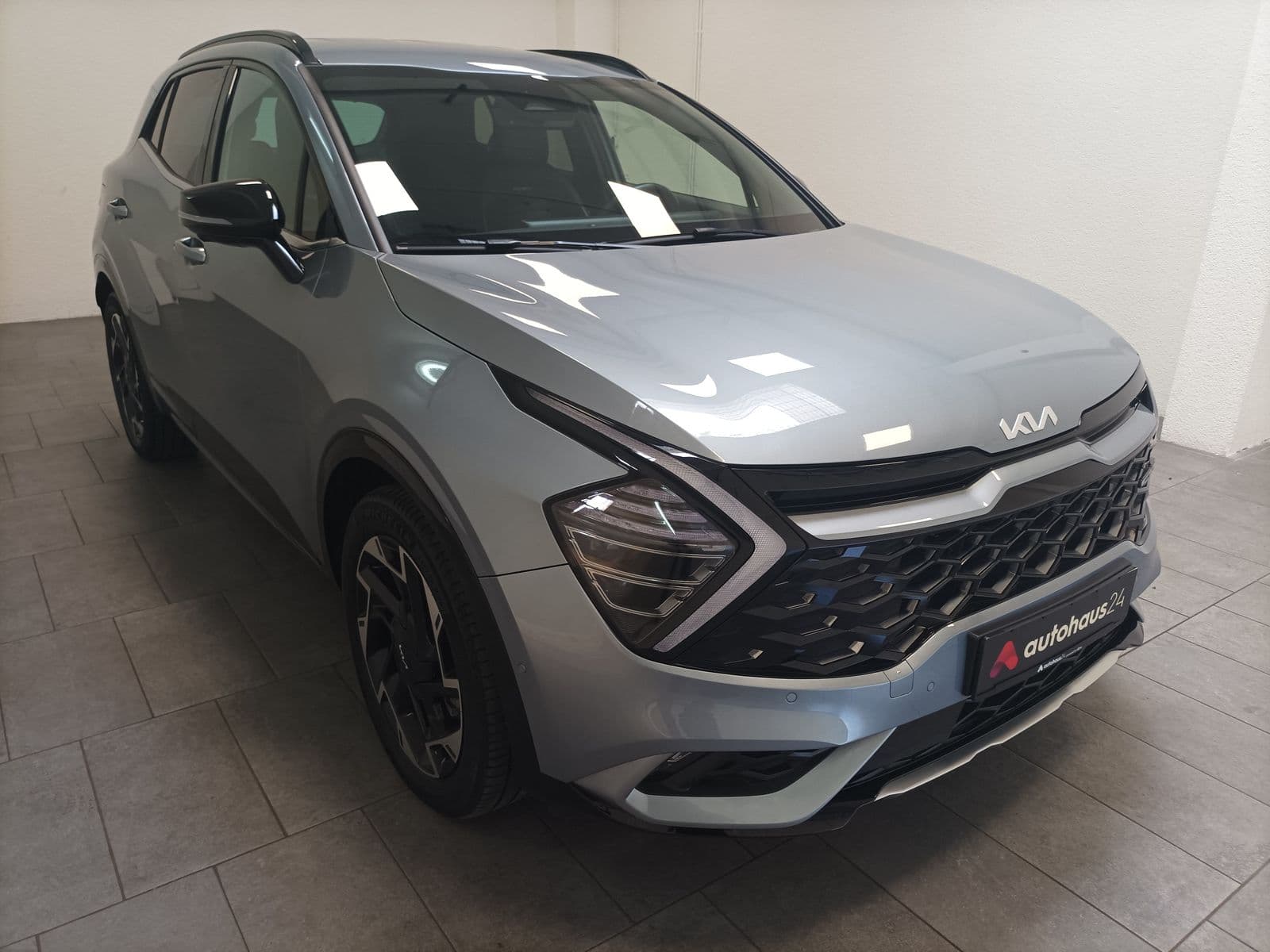 Kia Sportage SUV / Crossover / Geländewagen KIA Sportage 1.6 T-GDI Plug-in Hybrid Auto Vision AWD Sports Utility Vehicle #1