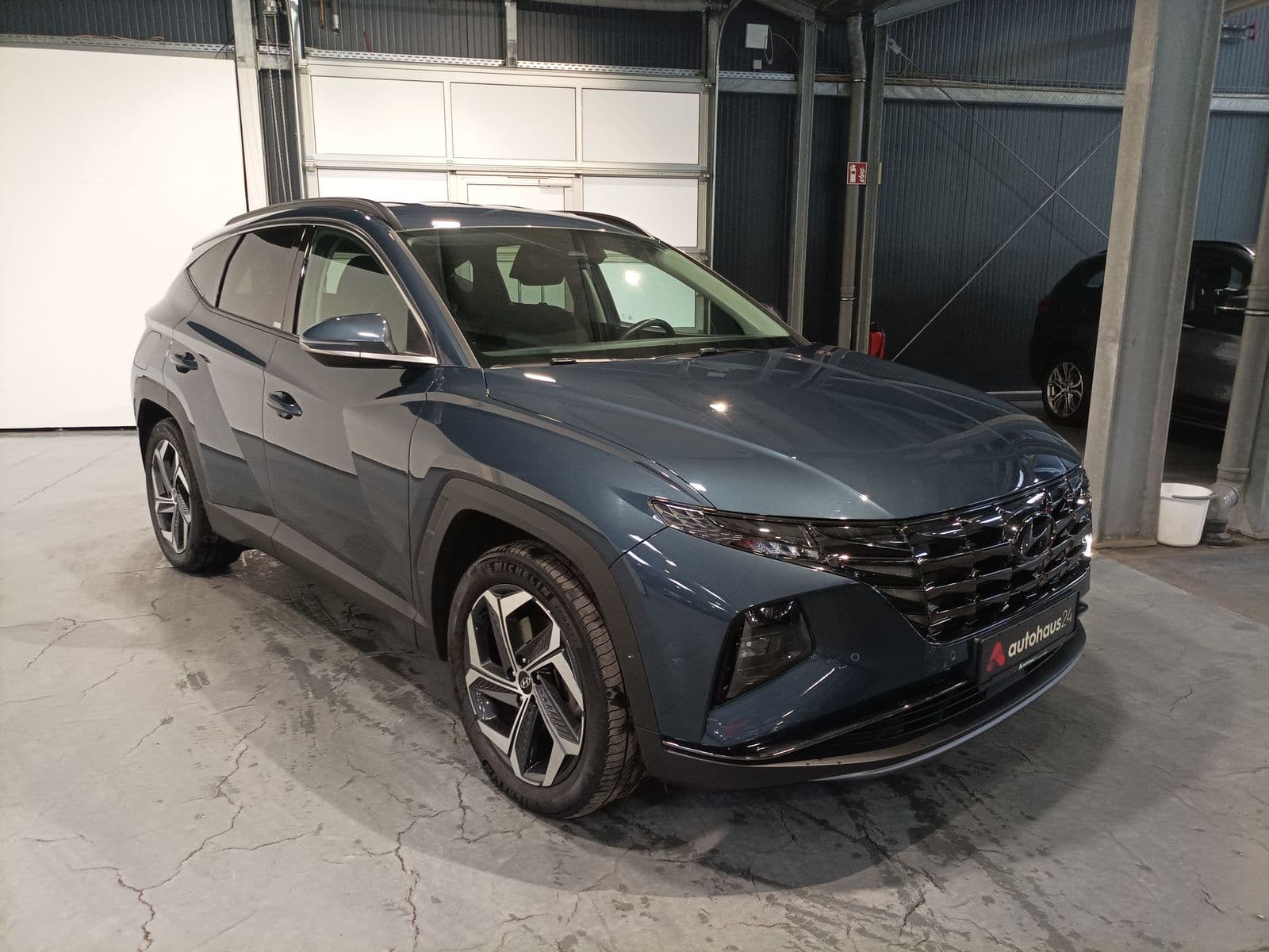 Hyundai Tucson SUV / Crossover / Geländewagen HYUNDAI Tucson 1.6 T-GDI Plug-in Hybrid 4WD Auto Sports Utility Vehicle #1