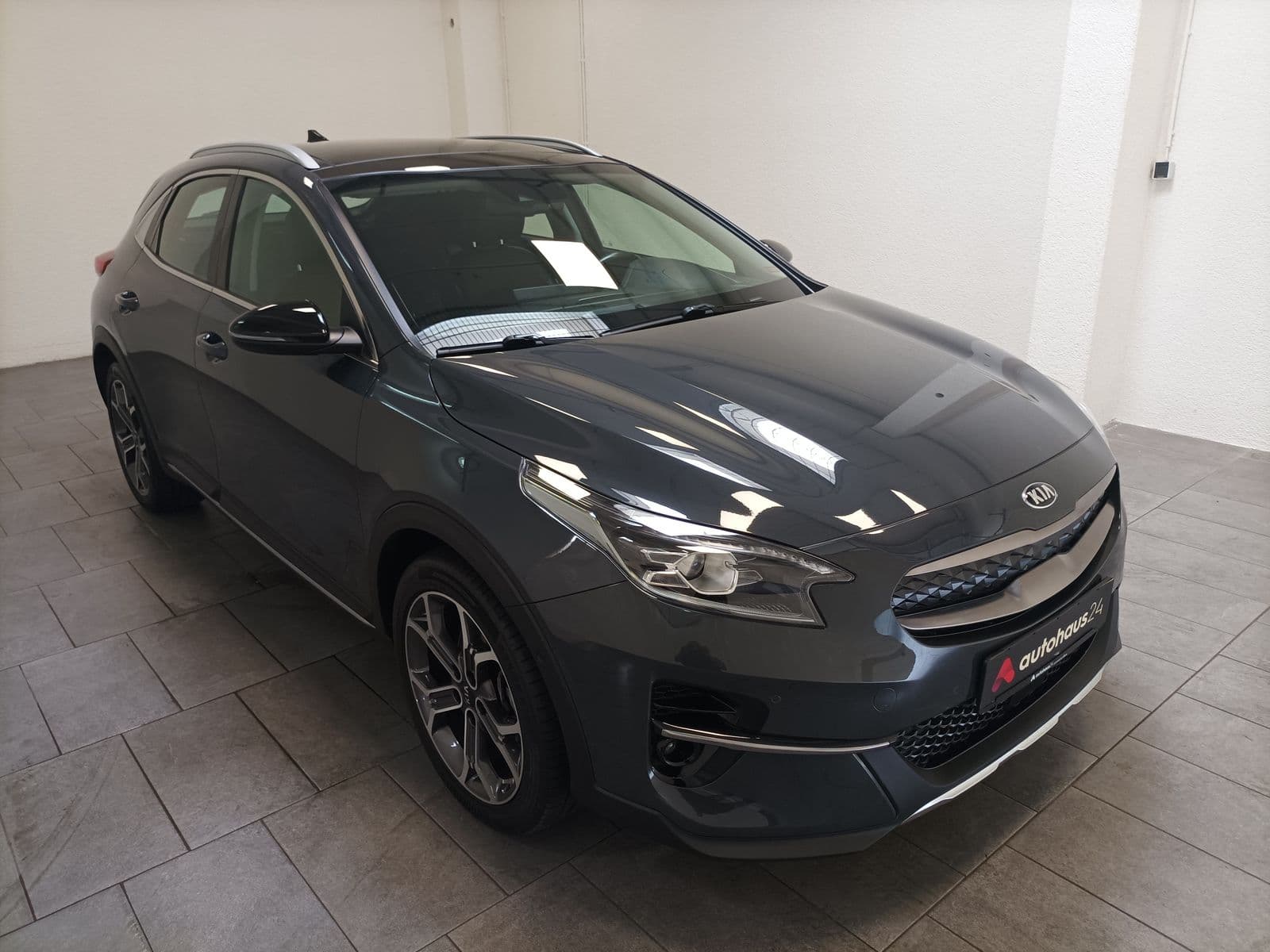 Kia XCeed SUV / Crossover / Geländewagen KIA XCeed 1.6 GDI Plug-In Hybrid DCT6 Vision Sports Utility Vehicle #1