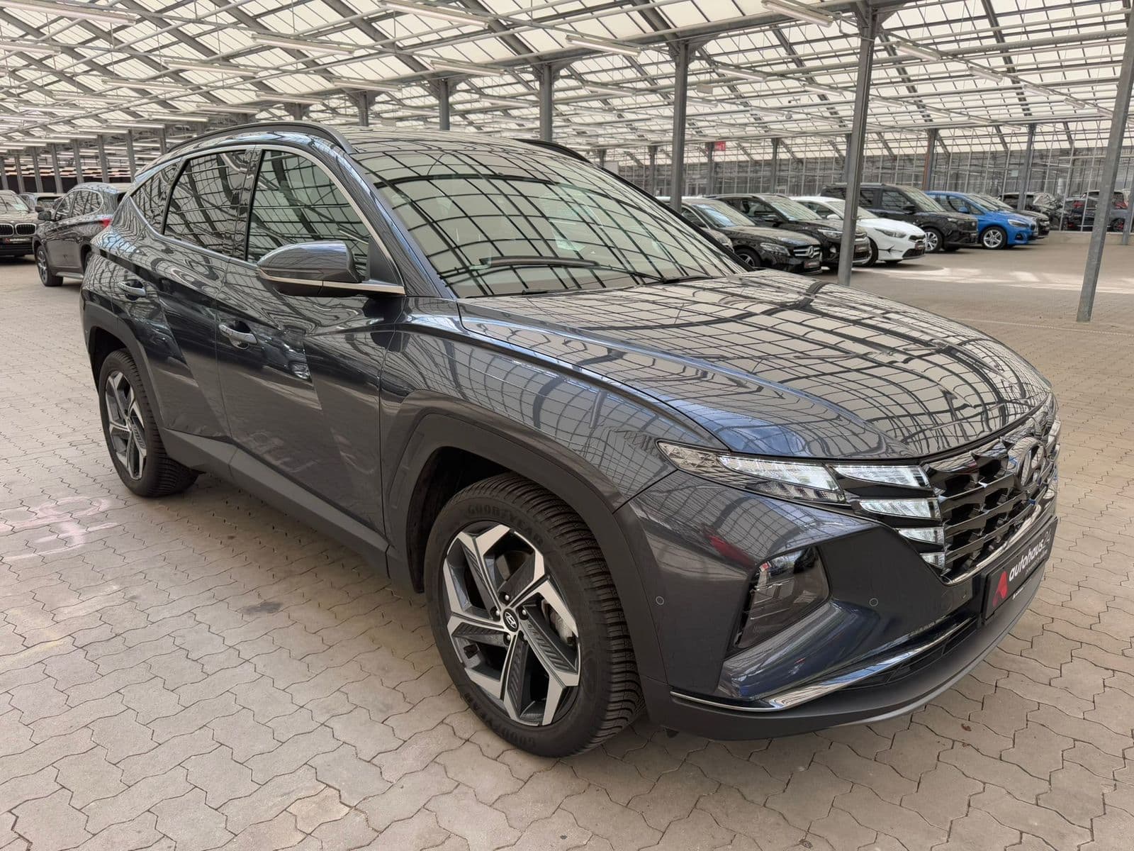 Hyundai Tucson SUV / Crossover / Geländewagen HYUNDAI Tucson 1.6 T-GDI 132kW 48V Select Sports Utility Vehicle #1