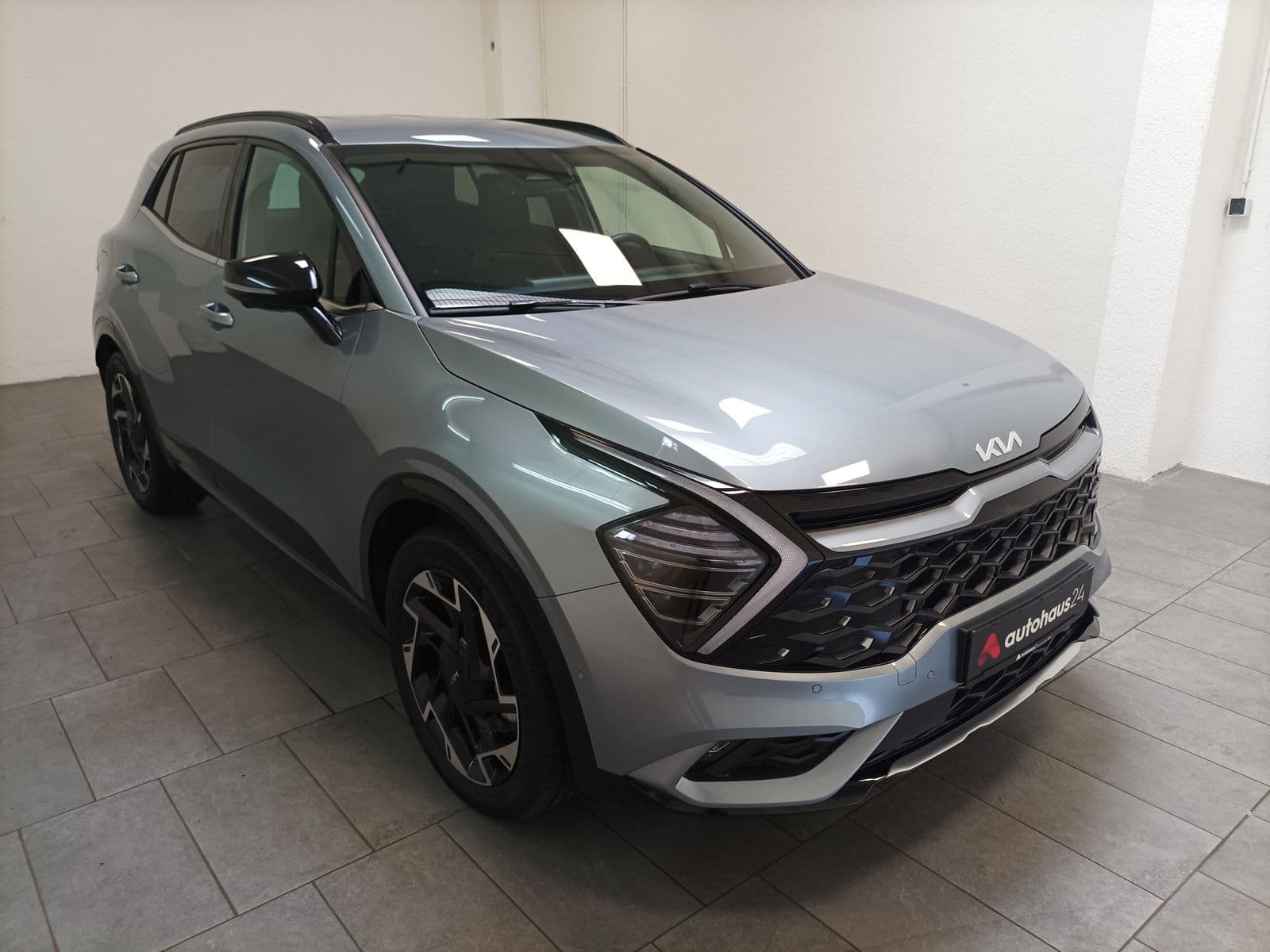 Kia Sportage SUV / Crossover / Geländewagen KIA Sportage 1.6 T-GDI Plug-in Hybrid Auto Vision AWD Sports Utility Vehicle #1