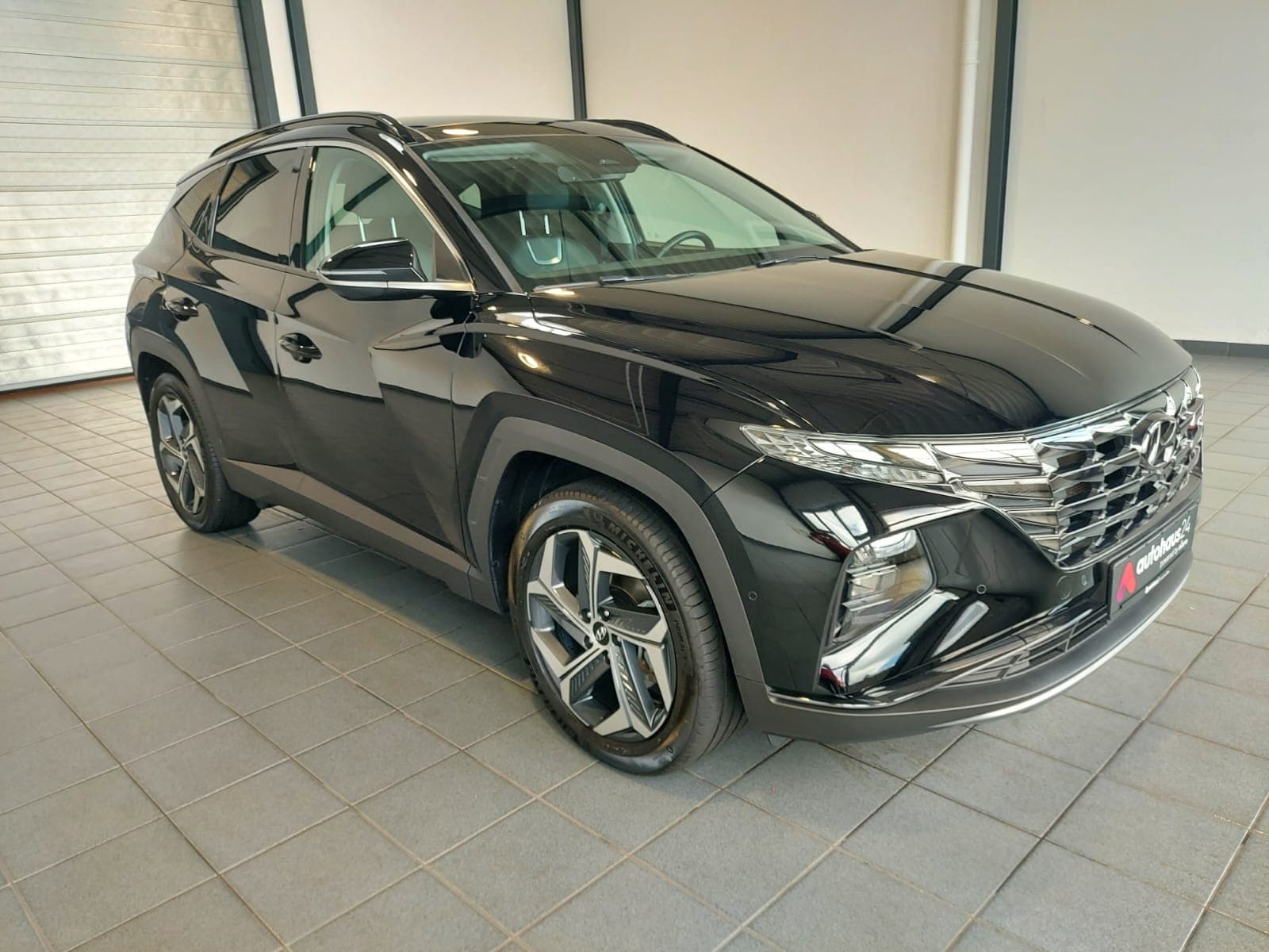 Hyundai Tucson SUV / Crossover / Geländewagen HYUNDAI Tucson 1.6 T-GDI Plug-in Hybrid 4WD Auto Sports Utility Vehicle #1