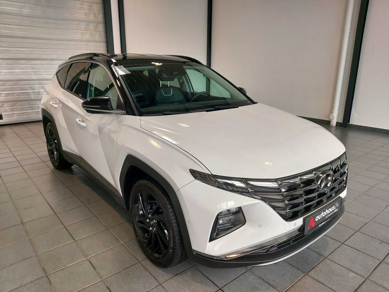 Hyundai Tucson SUV / Crossover / Geländewagen HYUNDAI Tucson 1.6 T-GDI Plug-in Hybrid 4WD Auto Sports Utility Vehicle #1