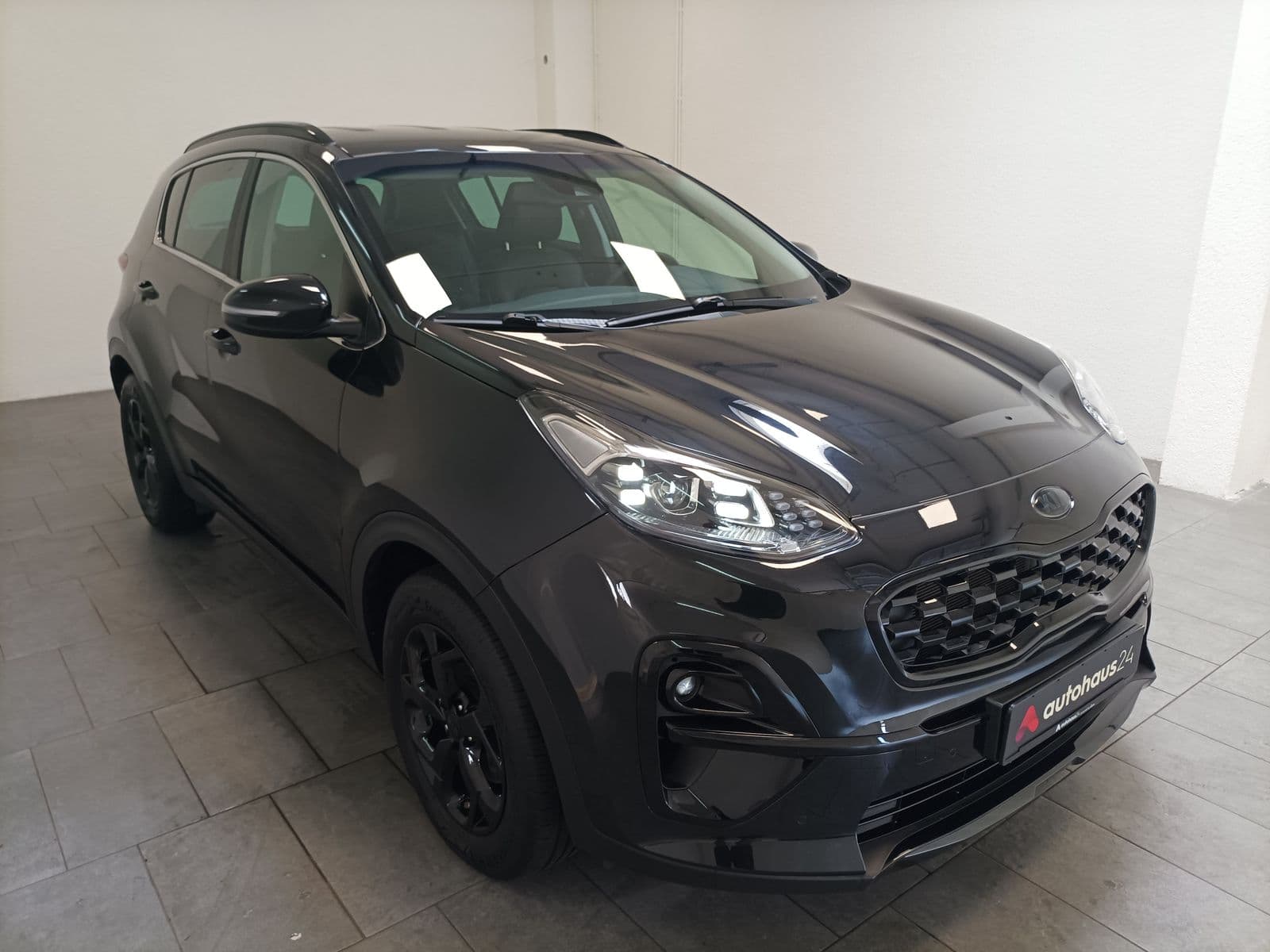 Kia Sportage SUV / Crossover / Geländewagen KIA Sportage 1.6 T-GDI DCT 4WD Vision Sports Utility Vehicle #1
