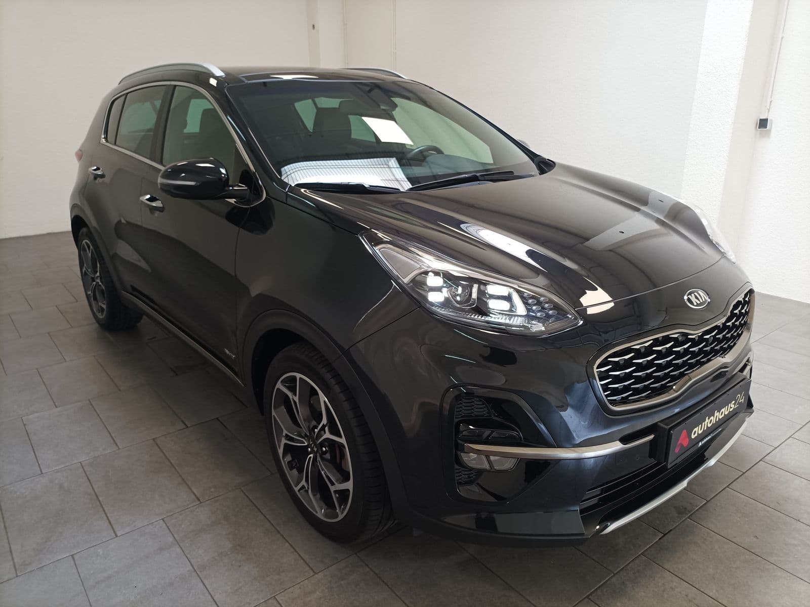 Kia Sportage SUV / Crossover / Geländewagen KIA Sportage 1.6 T-GDI DCT 4WD Vision Sports Utility Vehicle #1