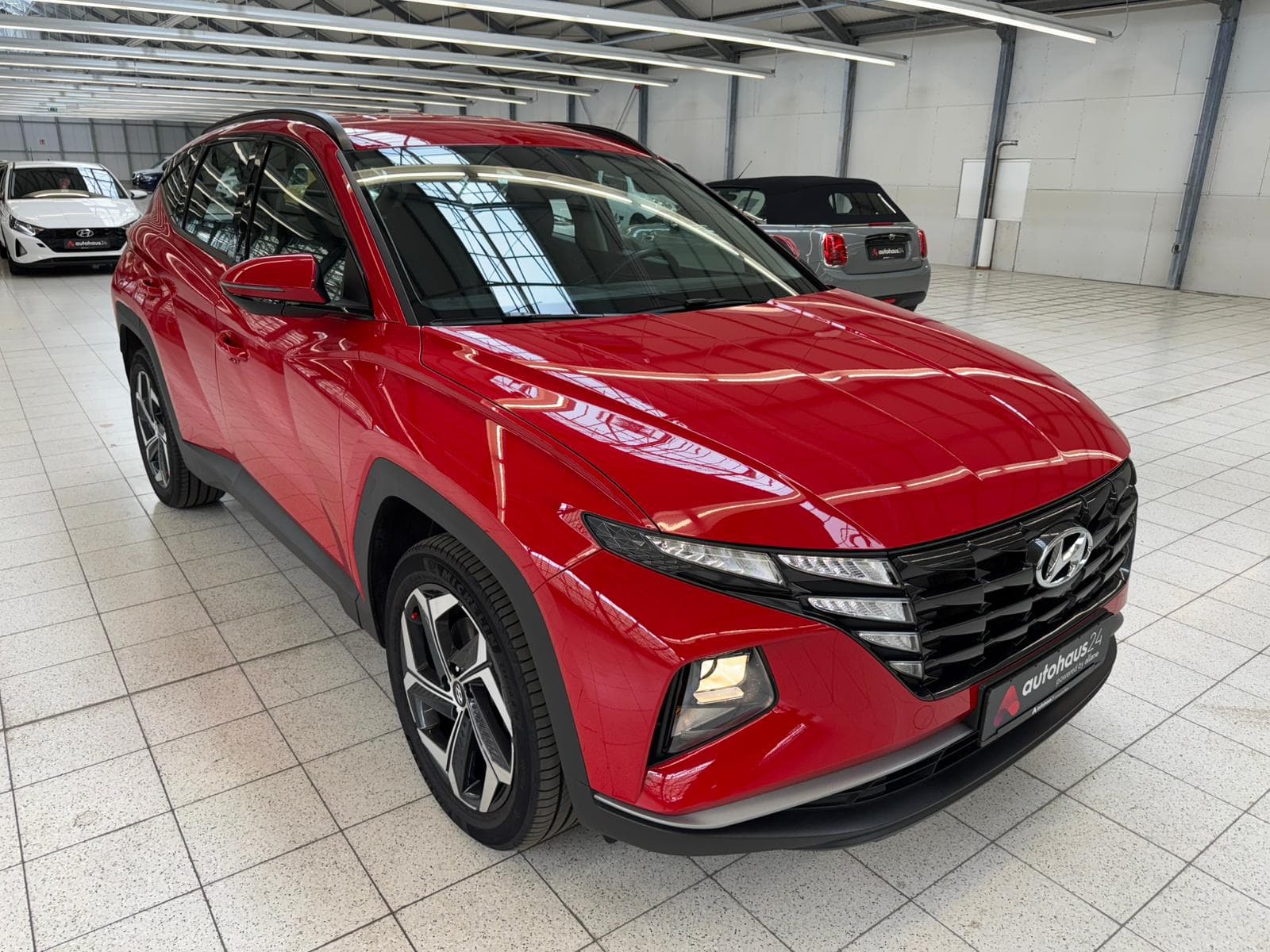 Hyundai Tucson SUV / Crossover / Geländewagen HYUNDAI Tucson 1.6 T-GDI 132kW 48V Blackline DCT 4WD Sports Utility Vehicle #1