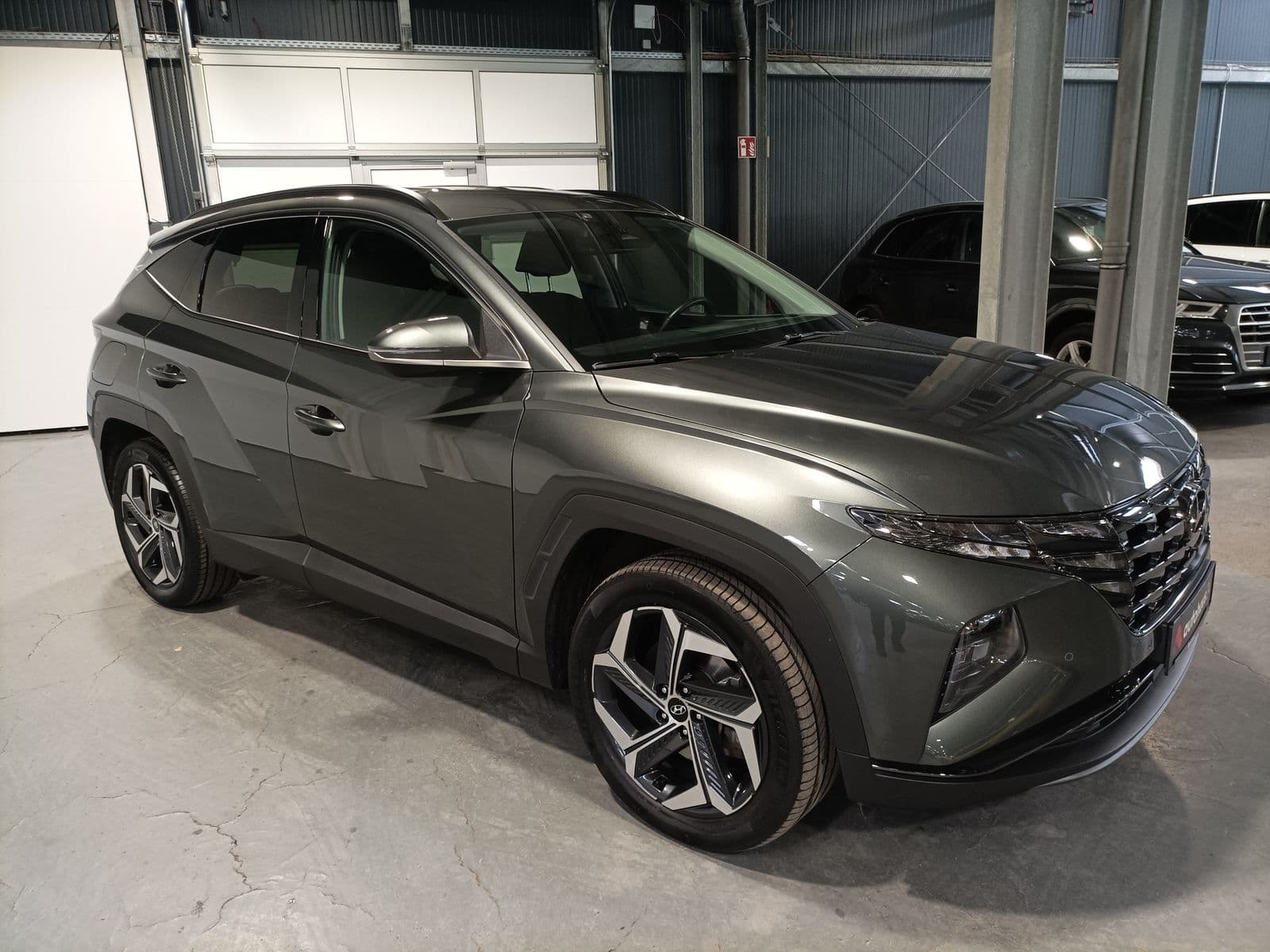 Hyundai Tucson SUV / Crossover / Geländewagen HYUNDAI Tucson 1.6 T-GDI Plug-in Hybrid 4WD Auto Sports Utility Vehicle #1