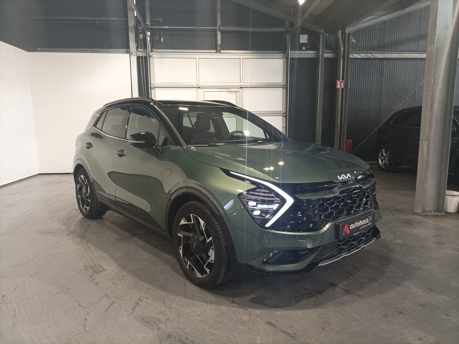 Kia Sportage SUV / Crossover / Geländewagen KIA Sportage 1.6 T-GDI Plug-in Hybrid Auto Vision AWD Sports Utility Vehicle #1