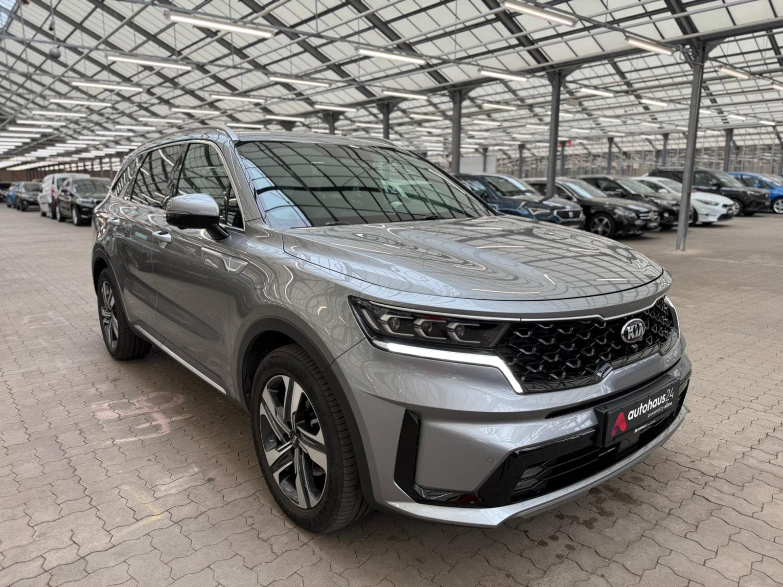 Kia Sorento SUV / Crossover / Geländewagen KIA Sorento 1.6 T-GDI Plug-in Hybrid AWD Vision Auto Sports Utility Vehicle #1