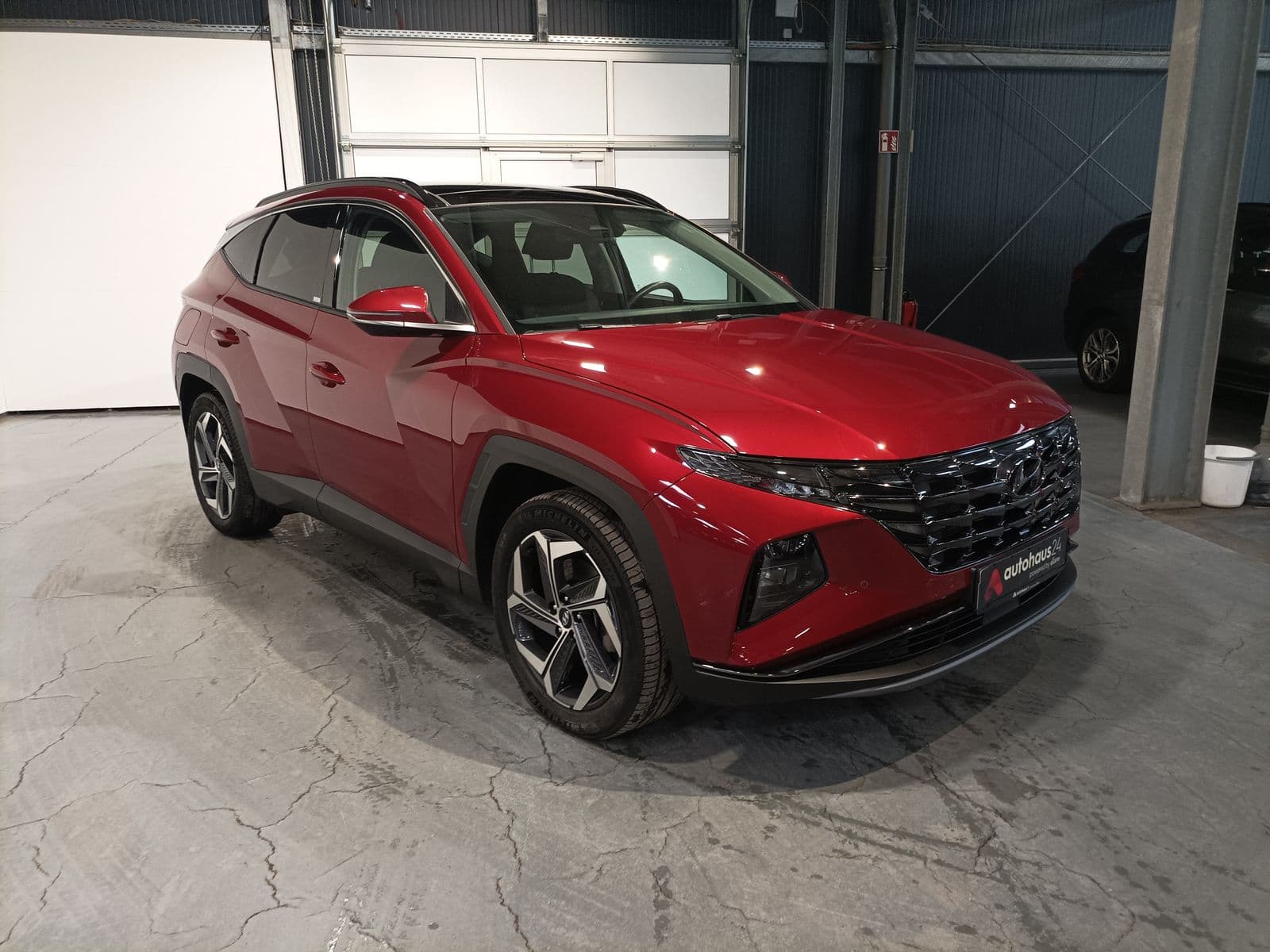 Hyundai Tucson SUV / Crossover / Geländewagen HYUNDAI Tucson 1.6 T-GDI Plug-in Hybrid 4WD Auto Sports Utility Vehicle #1
