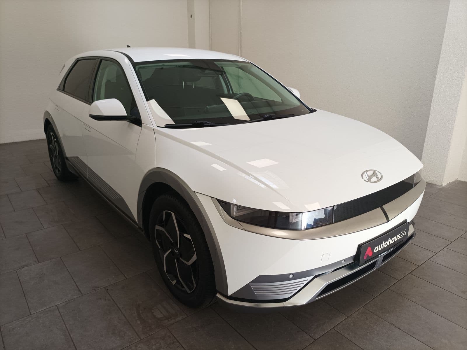 Hyundai IONIQ 5 Limousine HYUNDAI IONIQ 5 72,6 kWh 160 kW Heckantrieb Sports Utility Vehicle #1