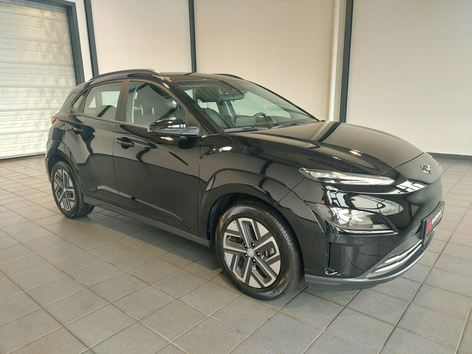 Hyundai Kona SUV / Crossover / Geländewagen HYUNDAI Kona ELEKTRO 100kW Sports Utility Vehicle #1