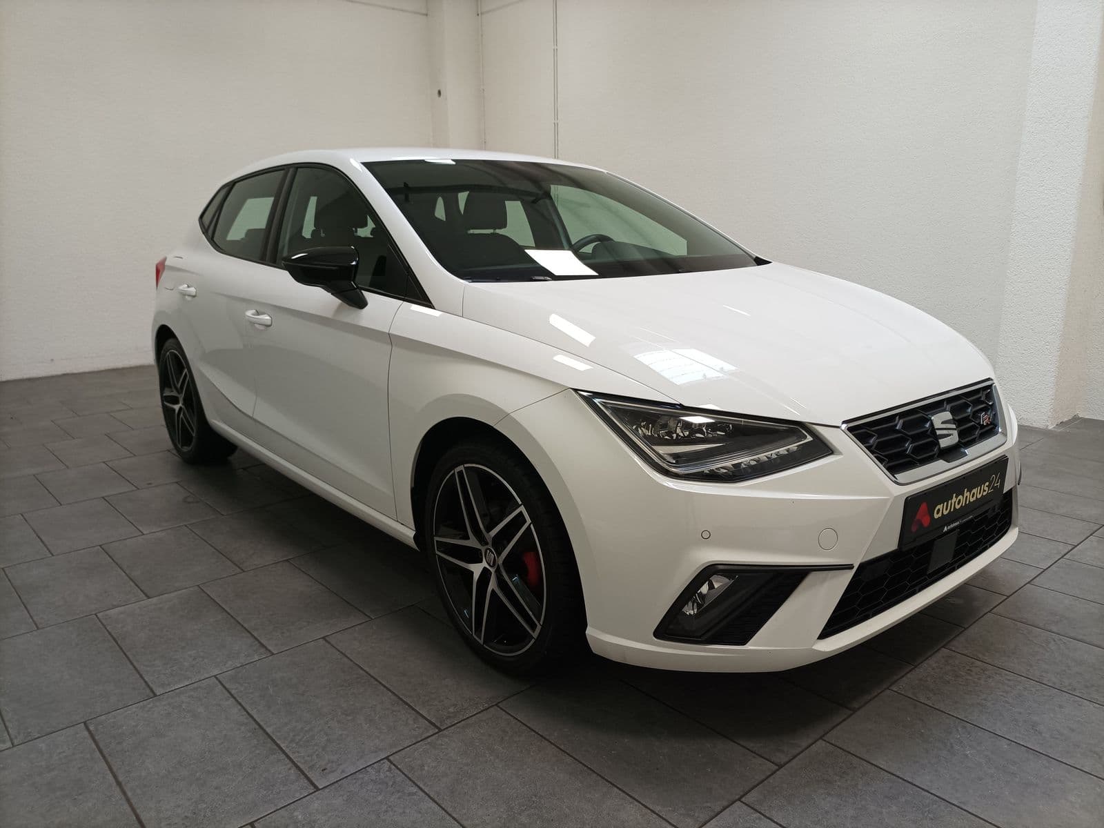 SEAT Ibiza Limousine SEAT Ibiza 1.0 EcoTSI Start&Stop 81kW CONNECT DSG Schräghecklimousine #1
