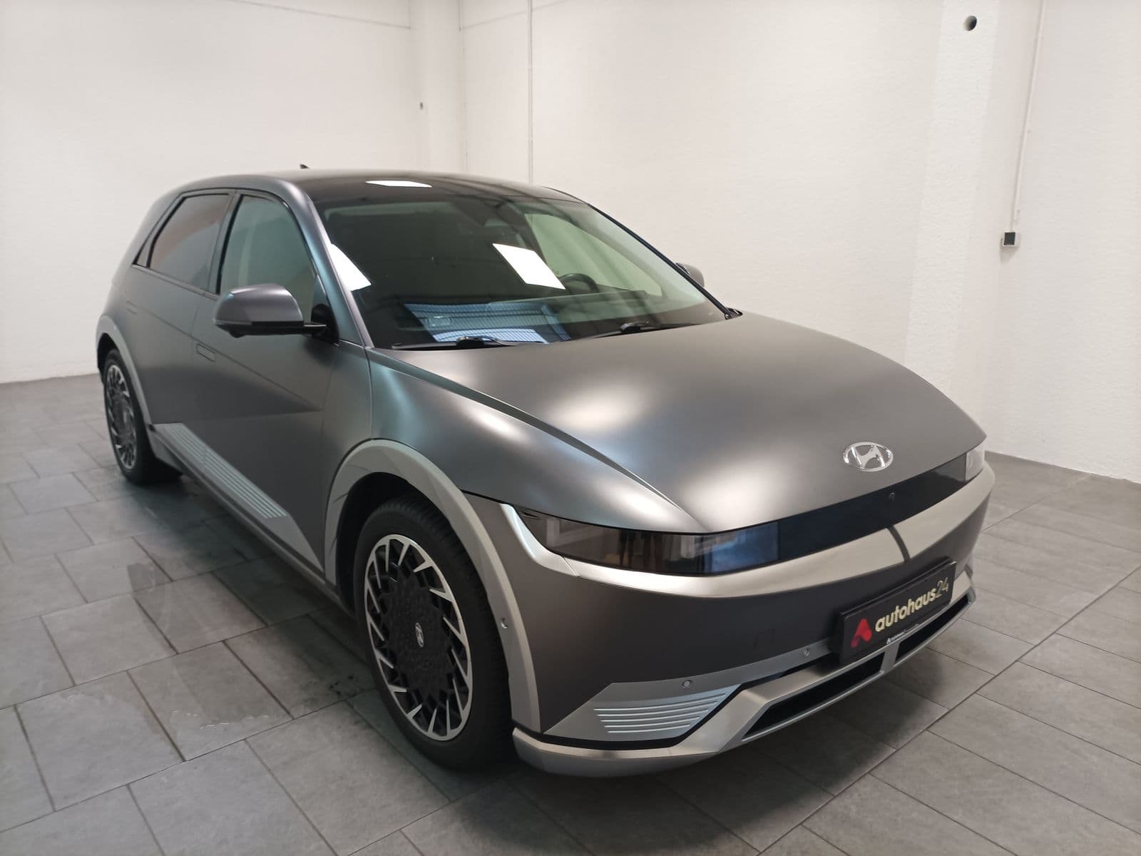 Hyundai IONIQ 5 Limousine HYUNDAI IONIQ 5 72,6 kWh 225 kW Allradantrieb Sports Utility Vehicle #1