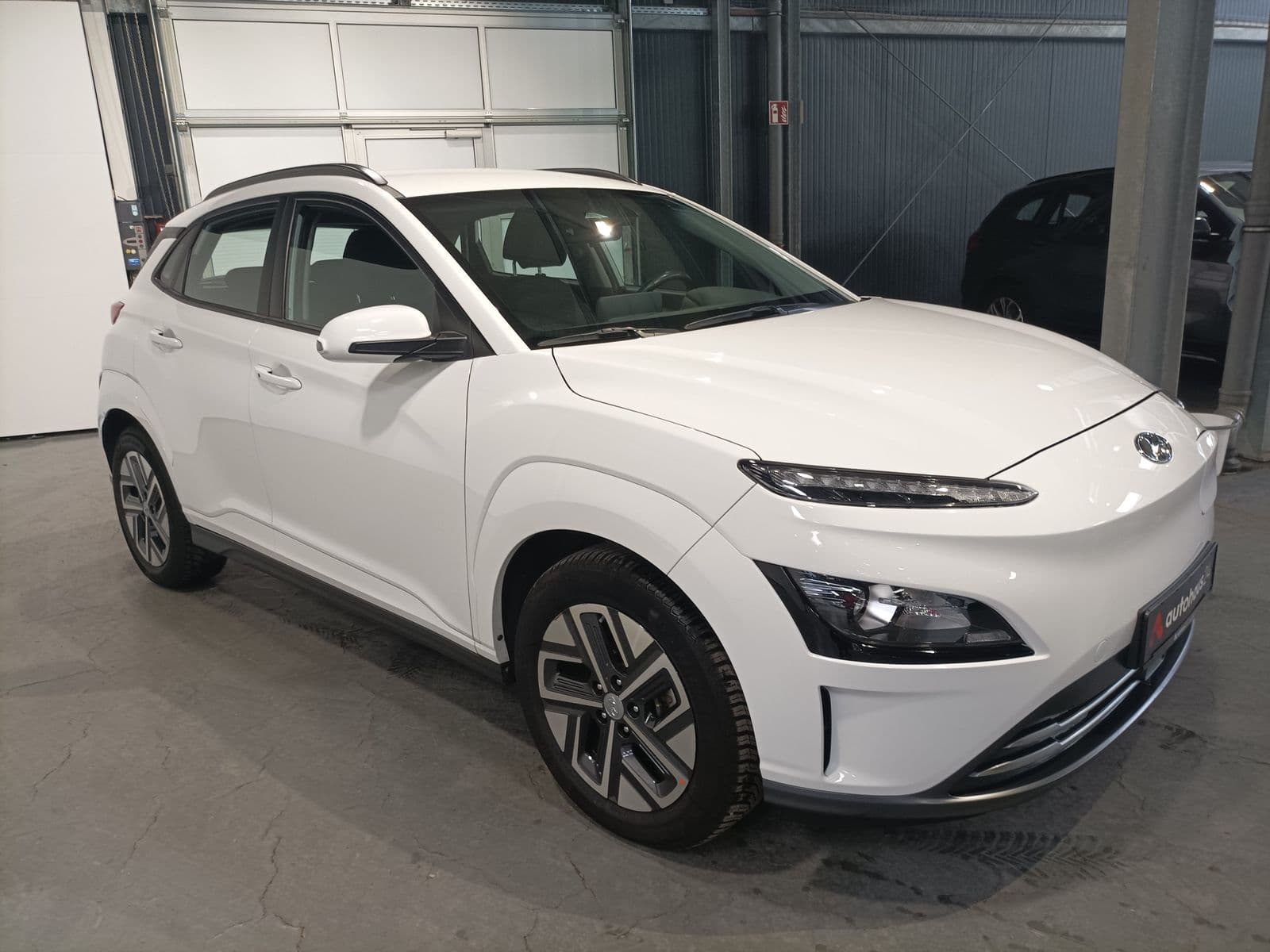 Hyundai Kona SUV / Crossover / Geländewagen HYUNDAI Kona ELEKTRO 100kW Sports Utility Vehicle #1