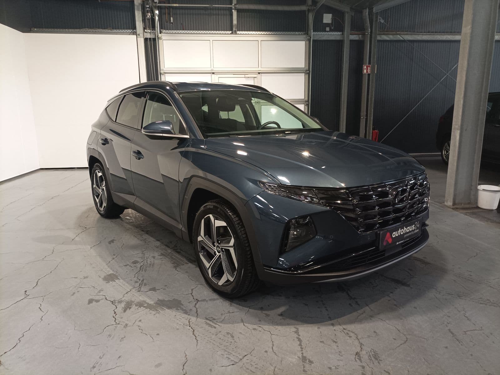 Hyundai Tucson SUV / Crossover / Geländewagen HYUNDAI Tucson 1.6 T-GDI Plug-in Hybrid 4WD Auto Sports Utility Vehicle #1