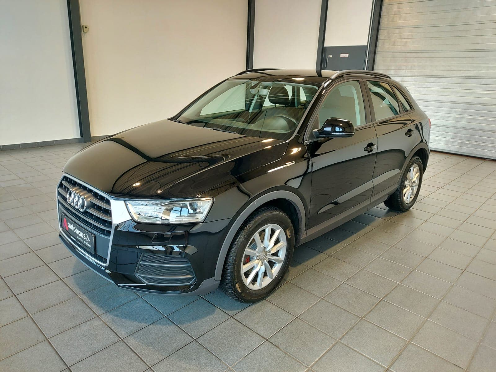 Audi Q3 SUV / Crossover / Geländewagen AUDI Q3 1.4 TFSI Sports Utility Vehicle #1