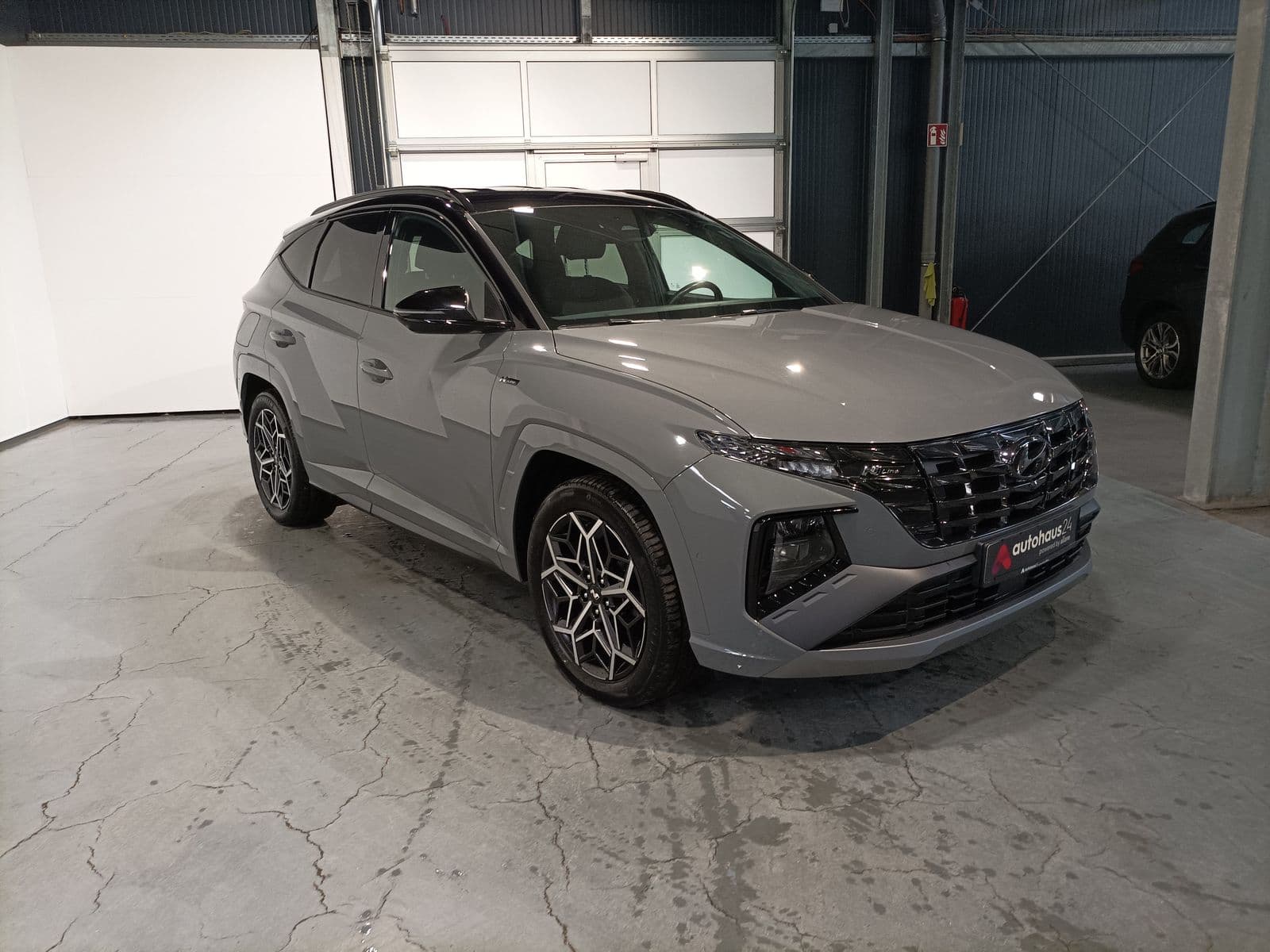 Hyundai Tucson SUV / Crossover / Geländewagen HYUNDAI Tucson 1.6 T-GDI Plug-in Hybrid 4WD Auto Sports Utility Vehicle #1
