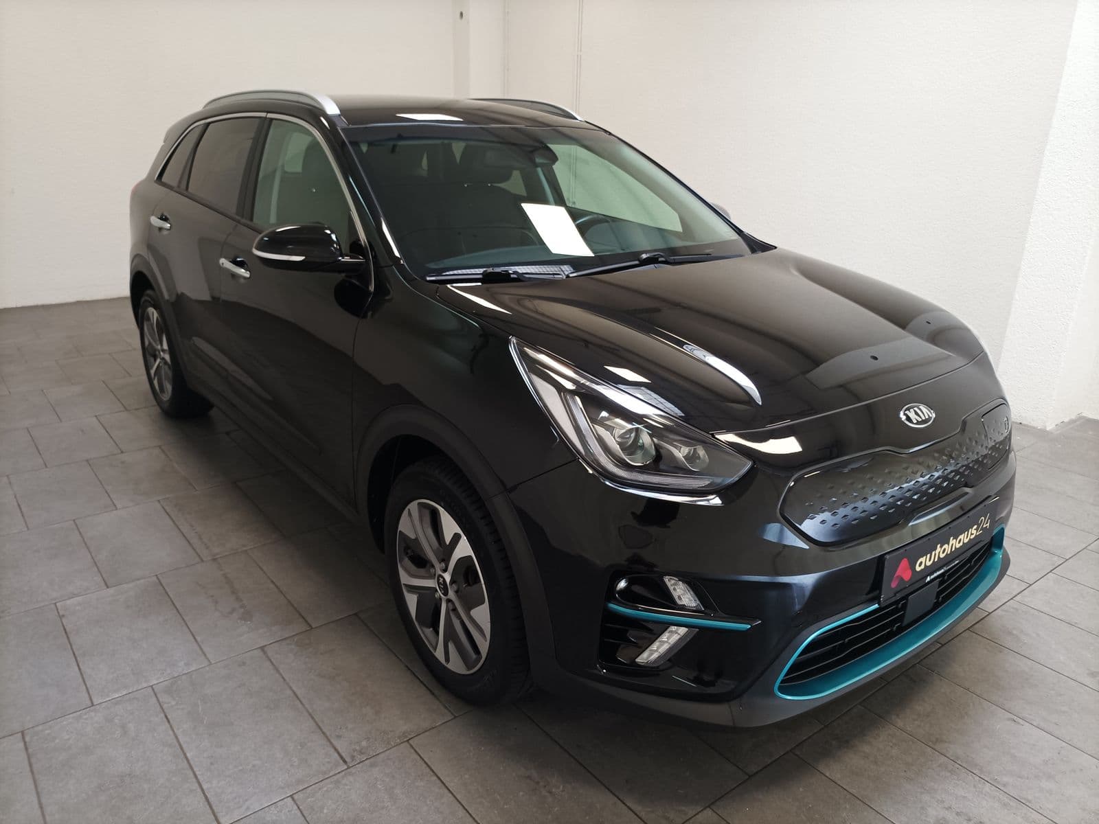 Kia Niro SUV / Crossover / Geländewagen KIA e-Niro 150kW Vision Schräghecklimousine #1