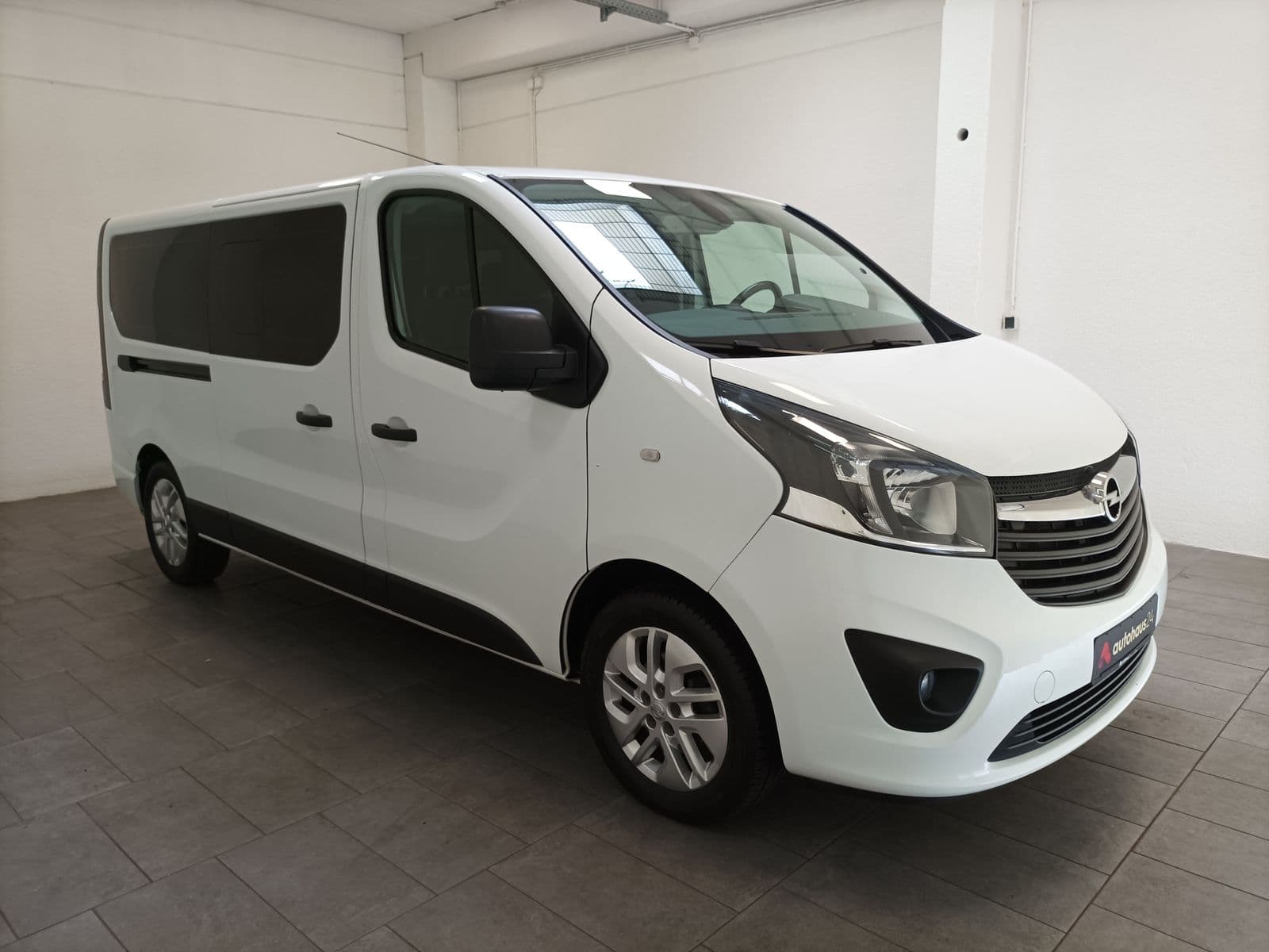 Opel Vivaro Kleinbus / Van OPEL Vivaro 1,6Bi Die. 107kW Euro 6 S/S L1H1 2,7t M1 Kombi-Lieferwagen #1