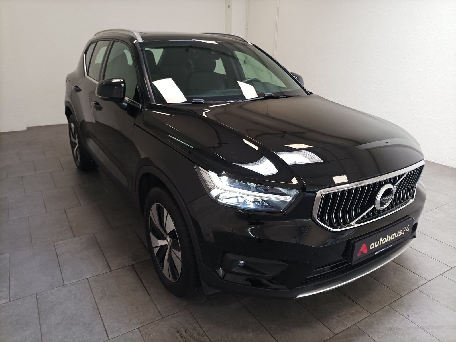 Volvo XC40 SUV / Crossover / Geländewagen VOLVO XC40 T5 Recharge Core Sports Utility Vehicle #1