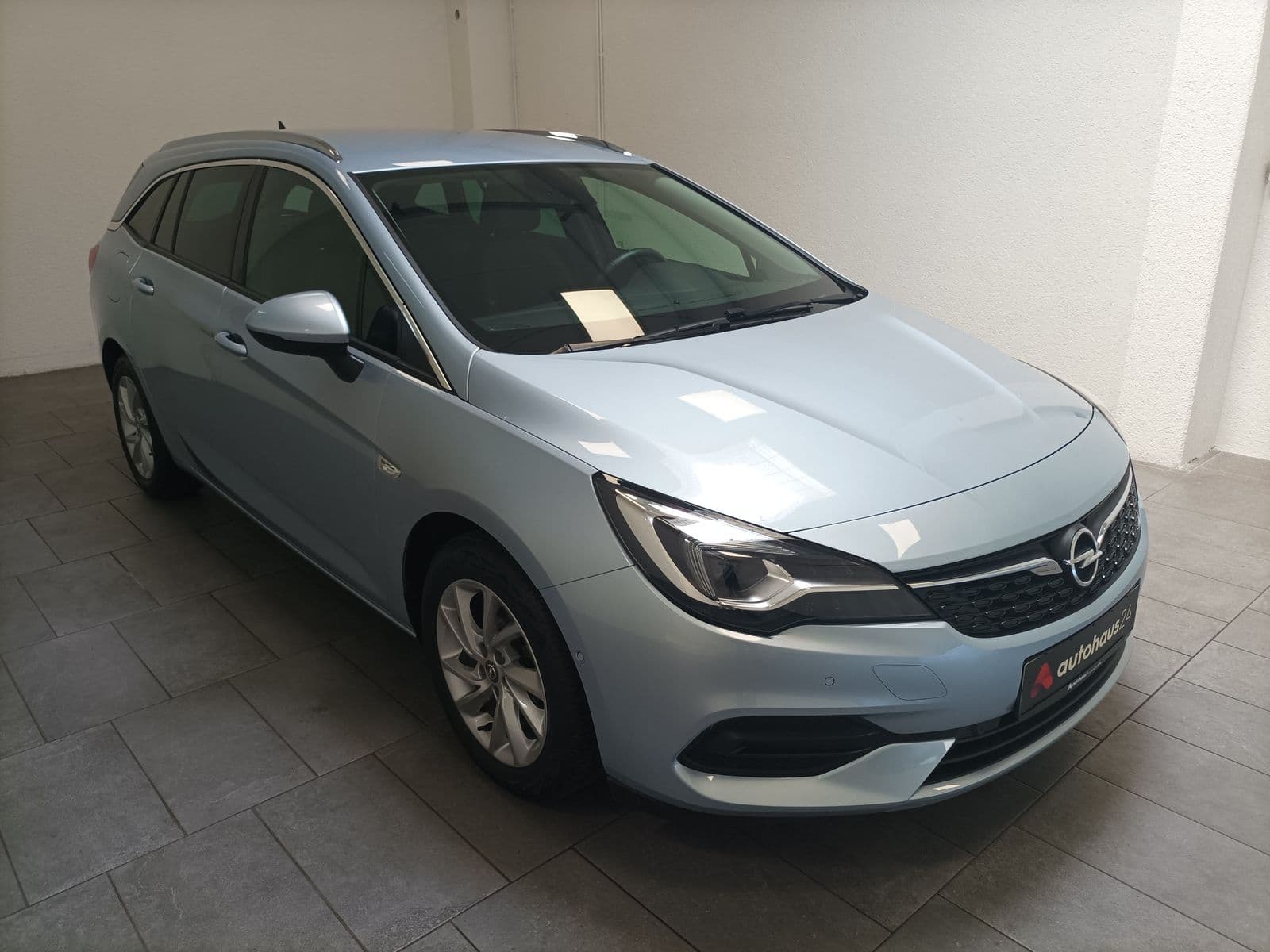 Opel Astra Kombi OPEL Astra ST 1.2 Direct Inj Turbo 96kW Edition Kombi #1