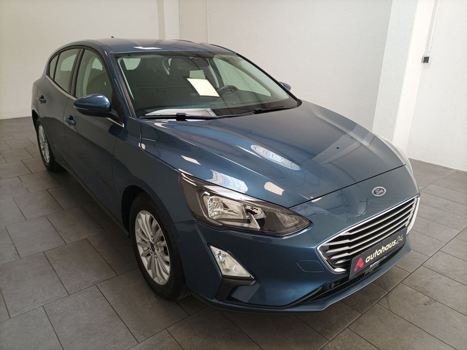 Ford Focus Limousine FORD Focus 1,0 EcoB. 74kW Champions Edit. Turnier Kombi #1