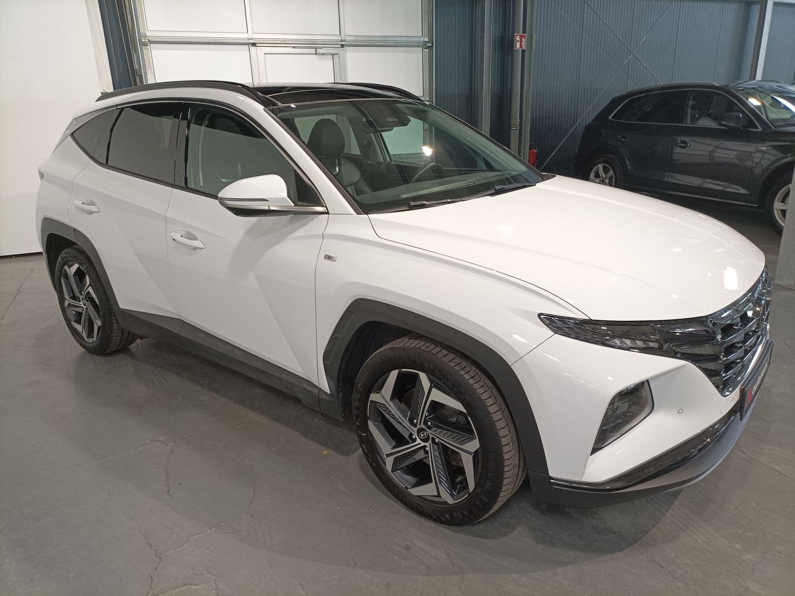 Hyundai Tucson SUV / Crossover / Geländewagen HYUNDAI Tucson 1.6 CRDi 100kW 48V Select DCT 4WD Sports Utility Vehicle #1