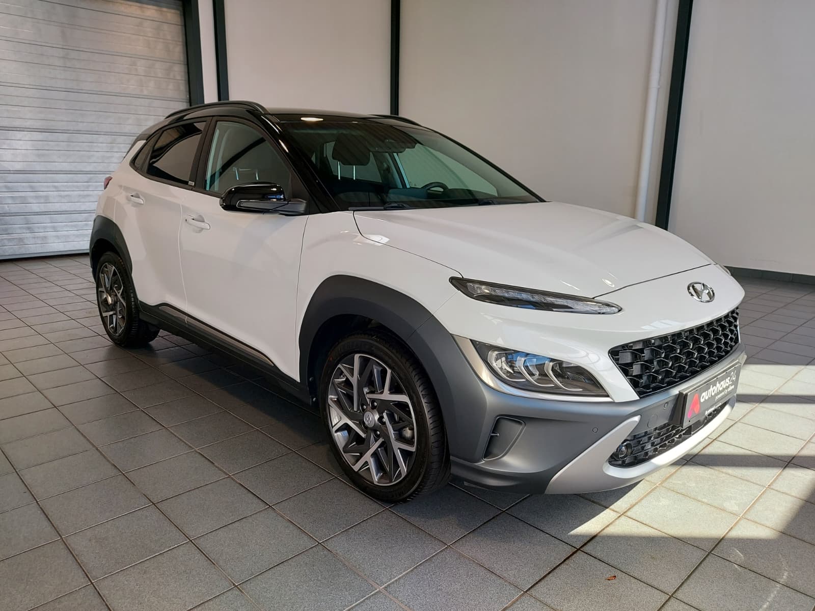 Hyundai Kona SUV / Crossover / Geländewagen HYUNDAI Kona 1.6 GDi Hybrid Edition 30 DCT Sports Utility Vehicle #1