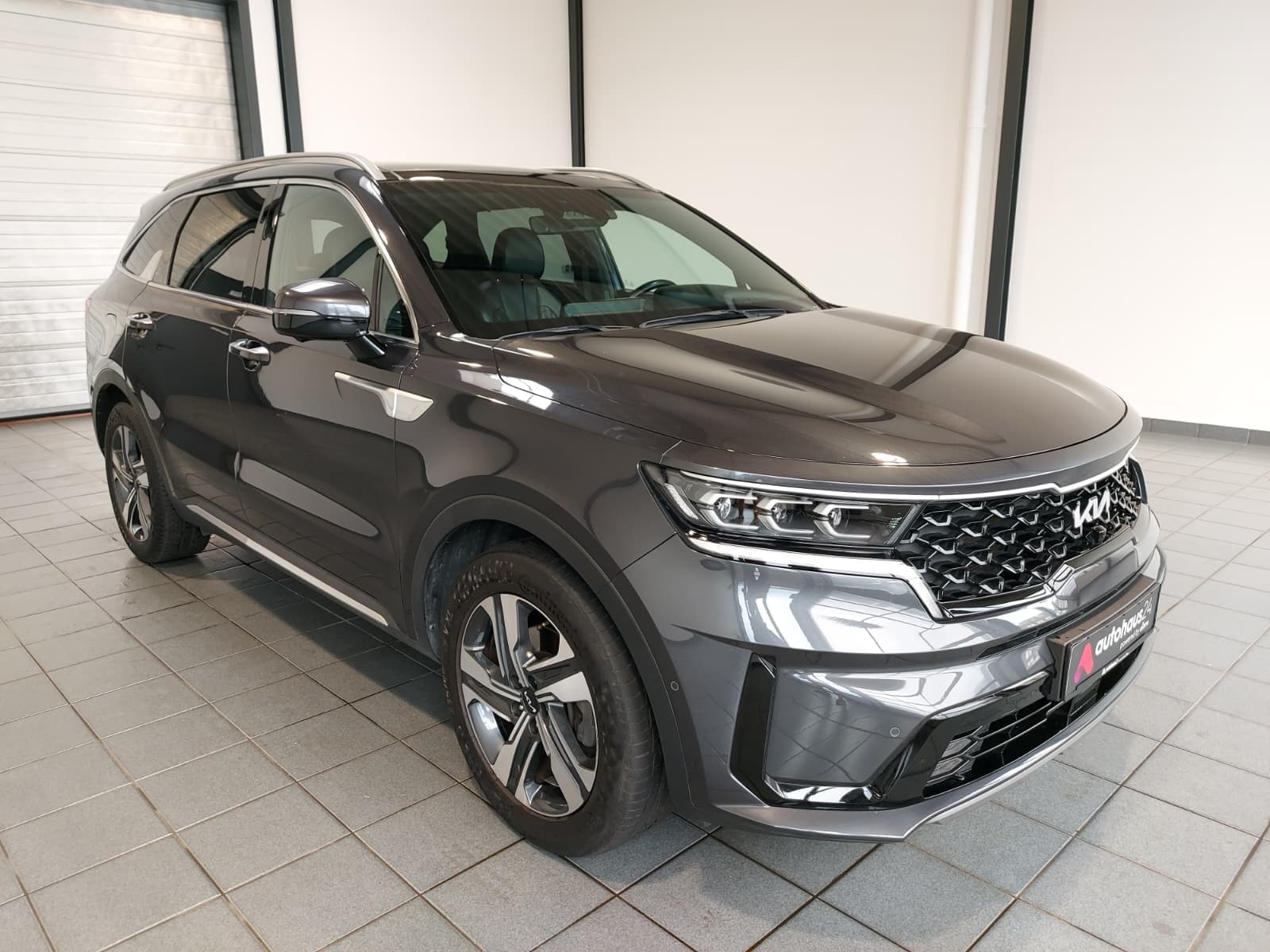Kia Sorento SUV / Crossover / Geländewagen KIA Sorento 1.6 T-GDI Plug-in Hybrid AWD Vision Auto Sports Utility Vehicle #1