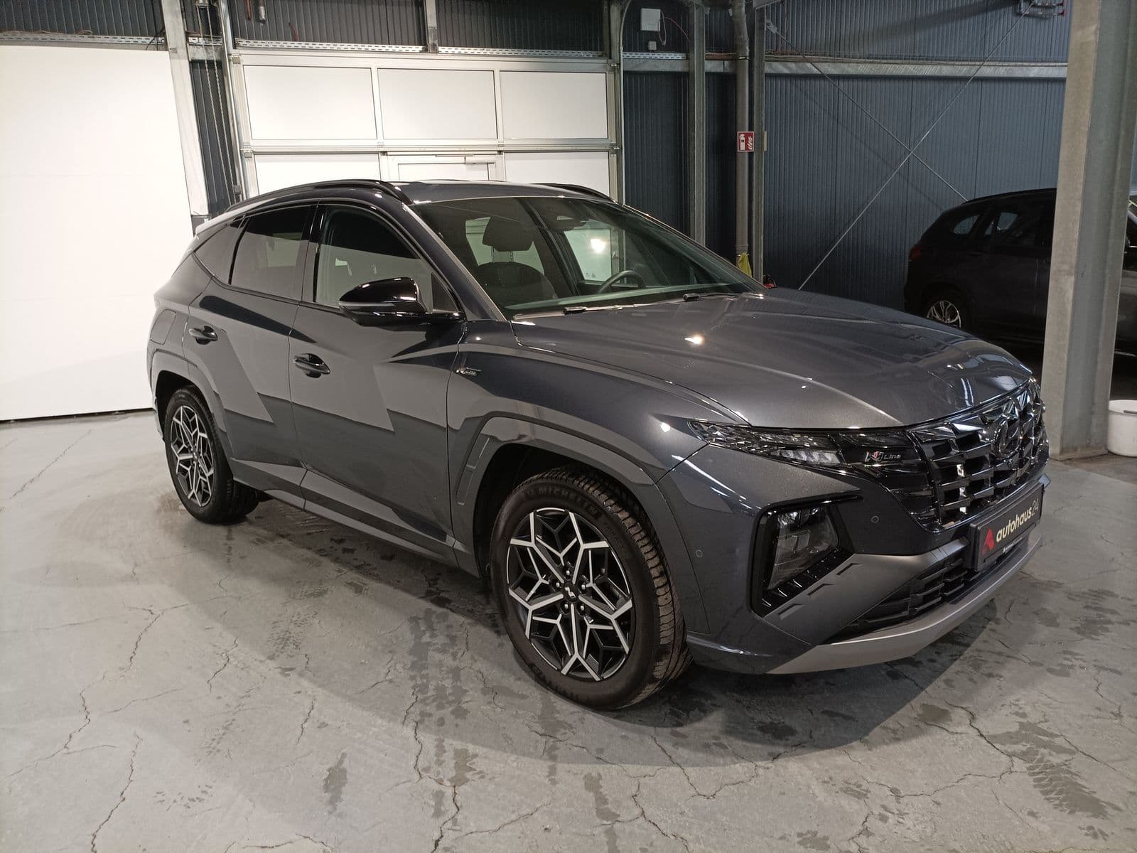 Hyundai Tucson SUV / Crossover / Geländewagen HYUNDAI Tucson 1.6 T-GDI Plug-in Hybrid 4WD Auto Sports Utility Vehicle #1