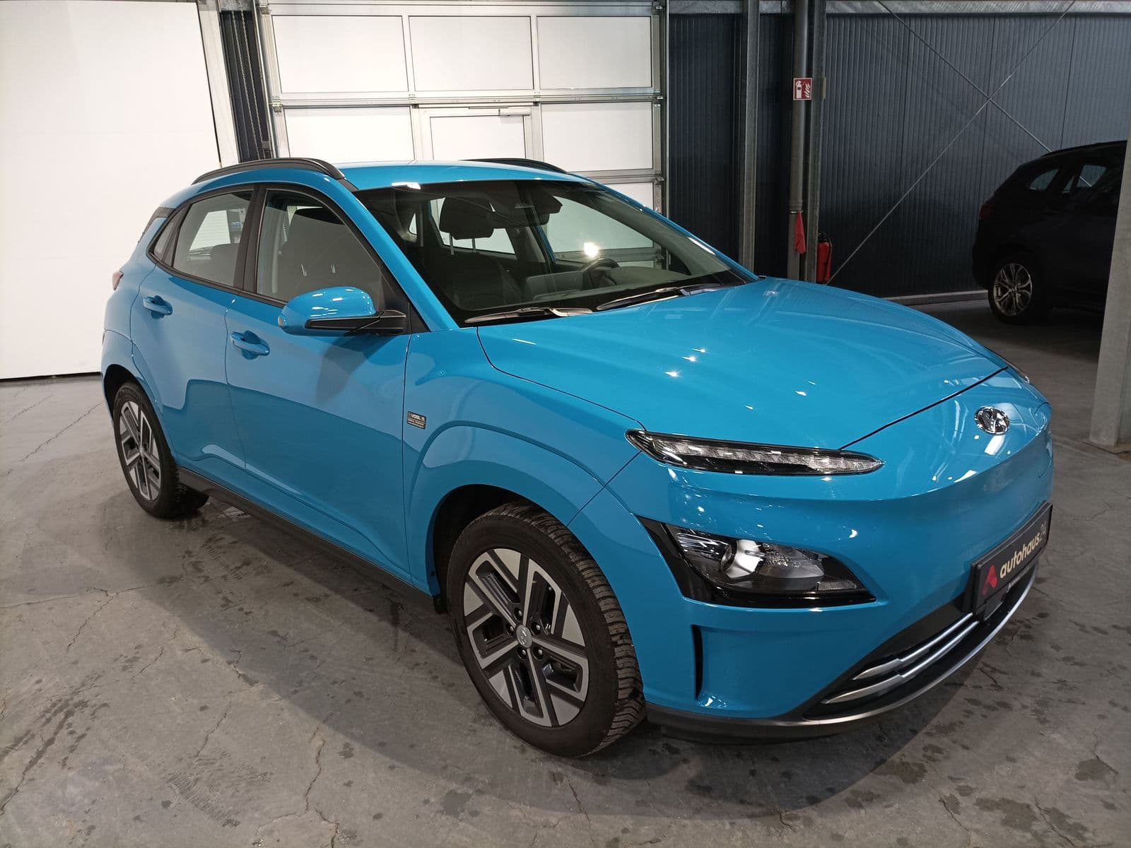 Hyundai Kona SUV / Crossover / Geländewagen HYUNDAI Kona ELEKTRO 100kW Sports Utility Vehicle #1