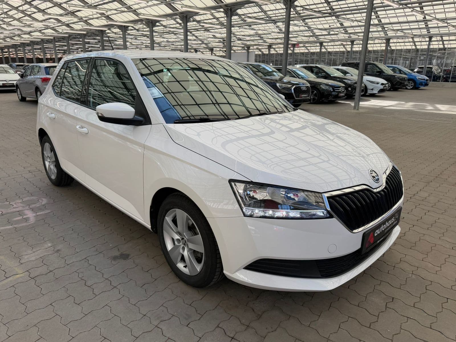 ŠKODA Fabia Limousine SKODA Fabia 1.0l MPI 44kW Active Schräghecklimousine #1