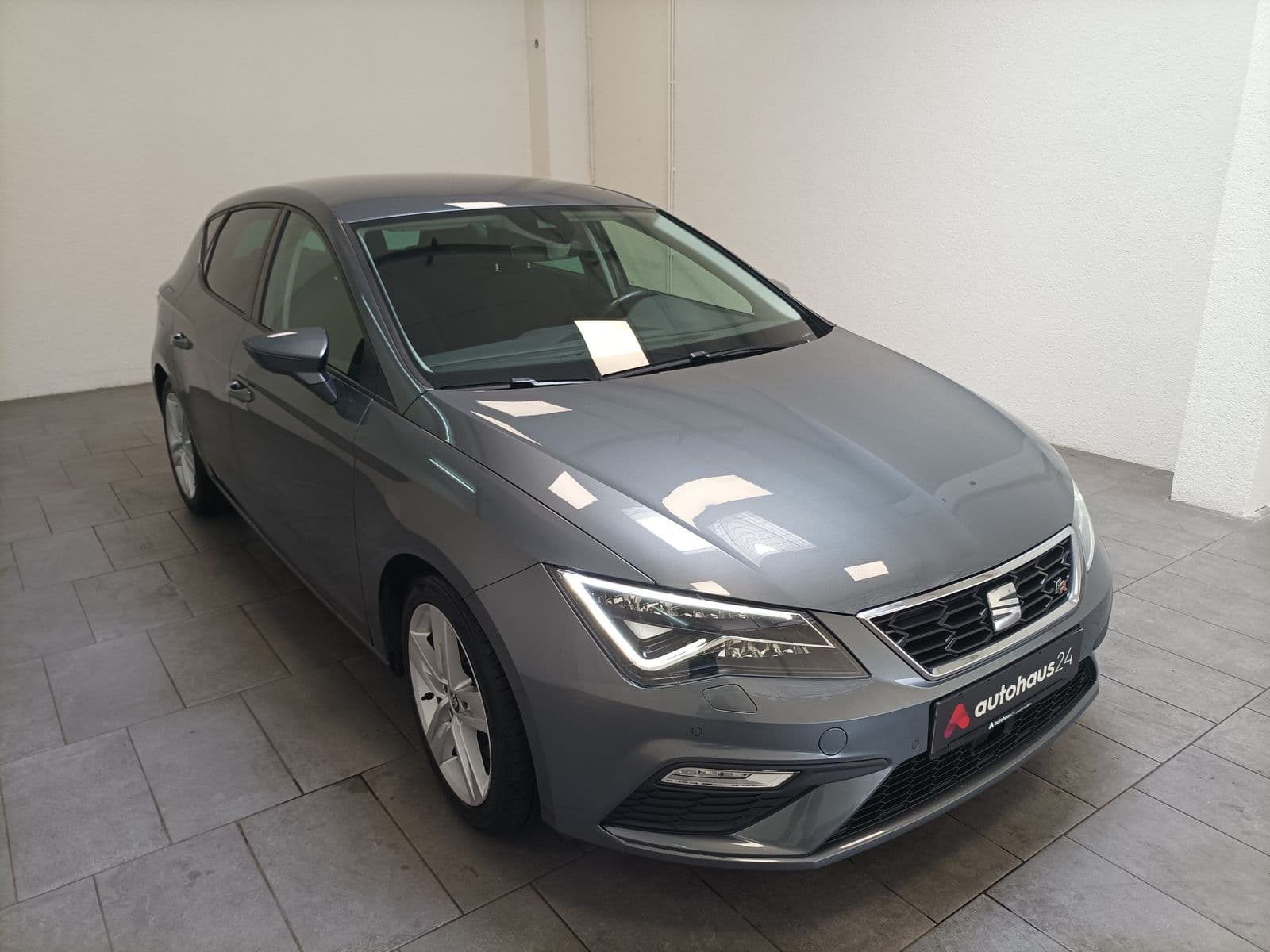 SEAT Leon Limousine SEAT Leon SC 1.8 TSI 132kW Start&Stop FR Schräghecklimousine #1