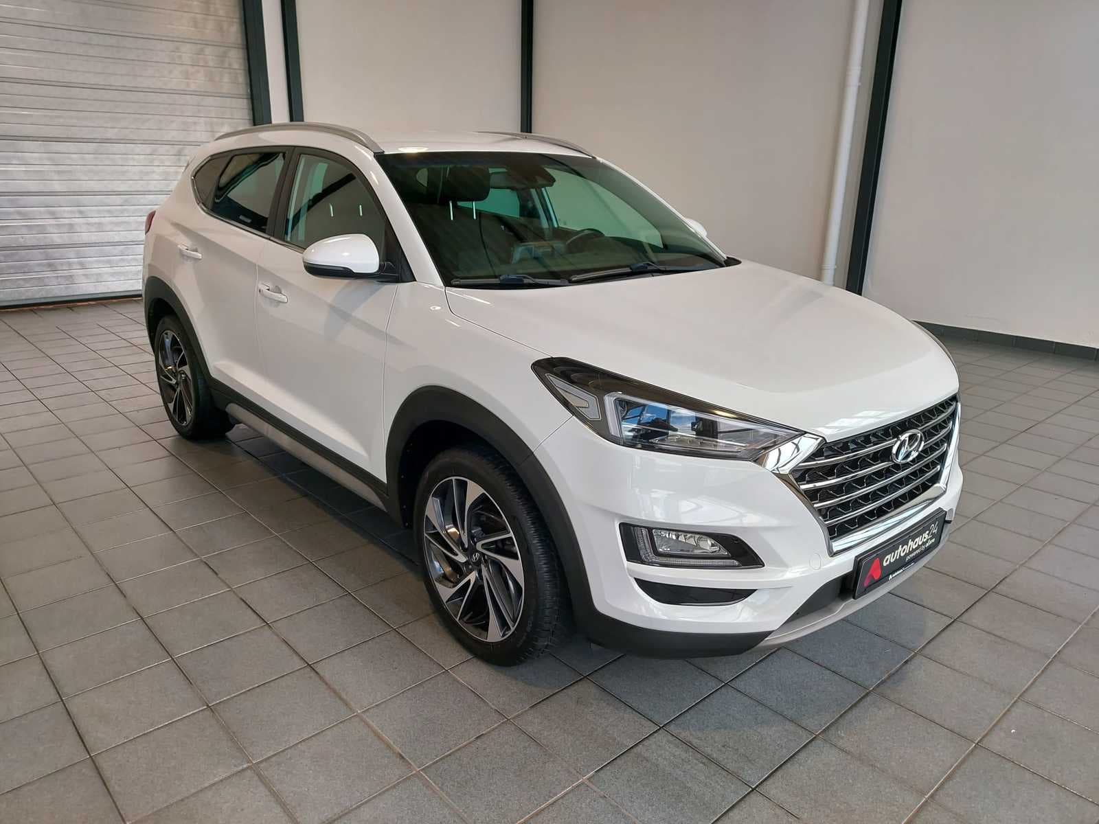 Hyundai Tucson SUV / Crossover / Geländewagen HYUNDAI Tucson 1.6 T-GDI Trend 4WD Sports Utility Vehicle #1