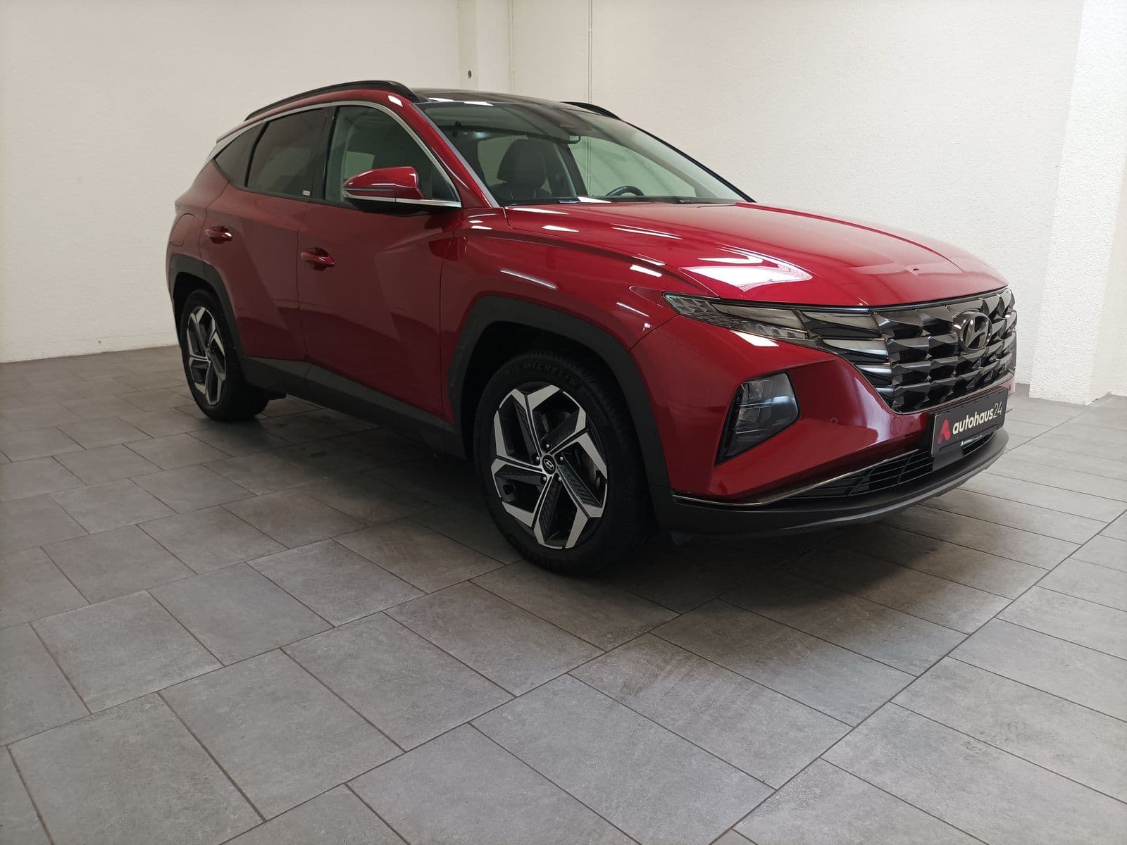 Hyundai Tucson SUV / Crossover / Geländewagen HYUNDAI Tucson 1.6 T-GDI Plug-in Hybrid 4WD Auto Sports Utility Vehicle #1