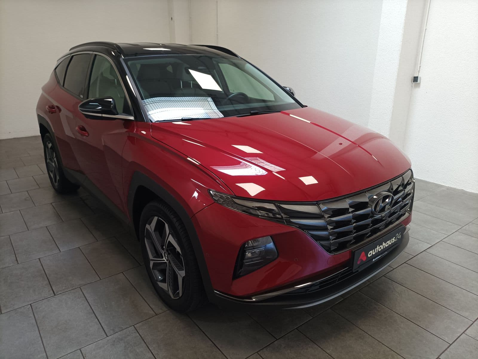 Hyundai Tucson SUV / Crossover / Geländewagen HYUNDAI Tucson 1.6 T-GDI 132kW 48V Trend DCT 4WD Sports Utility Vehicle #1