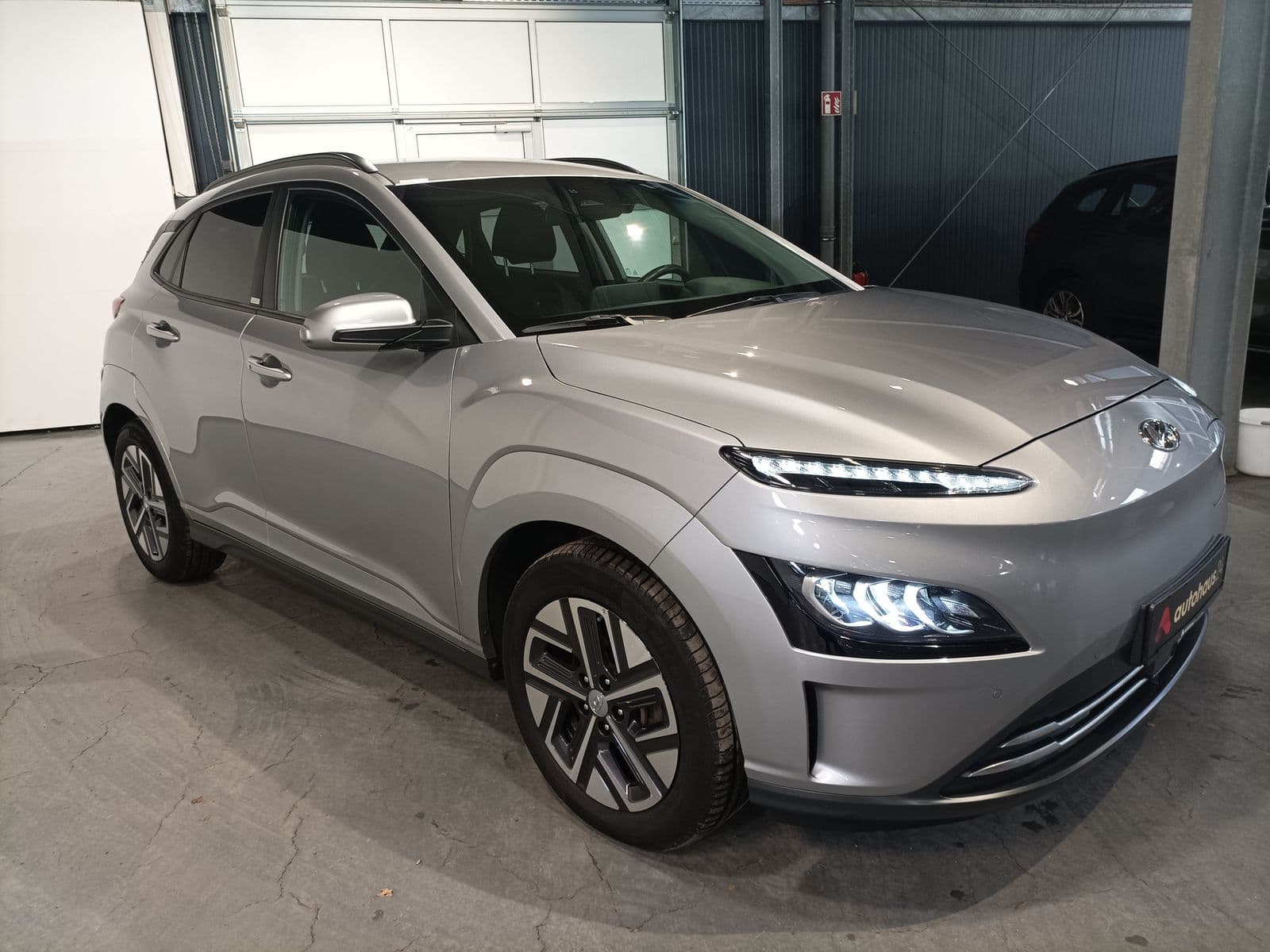 Hyundai Kona SUV / Crossover / Geländewagen HYUNDAI Kona ELEKTRO 100kW Sports Utility Vehicle #1