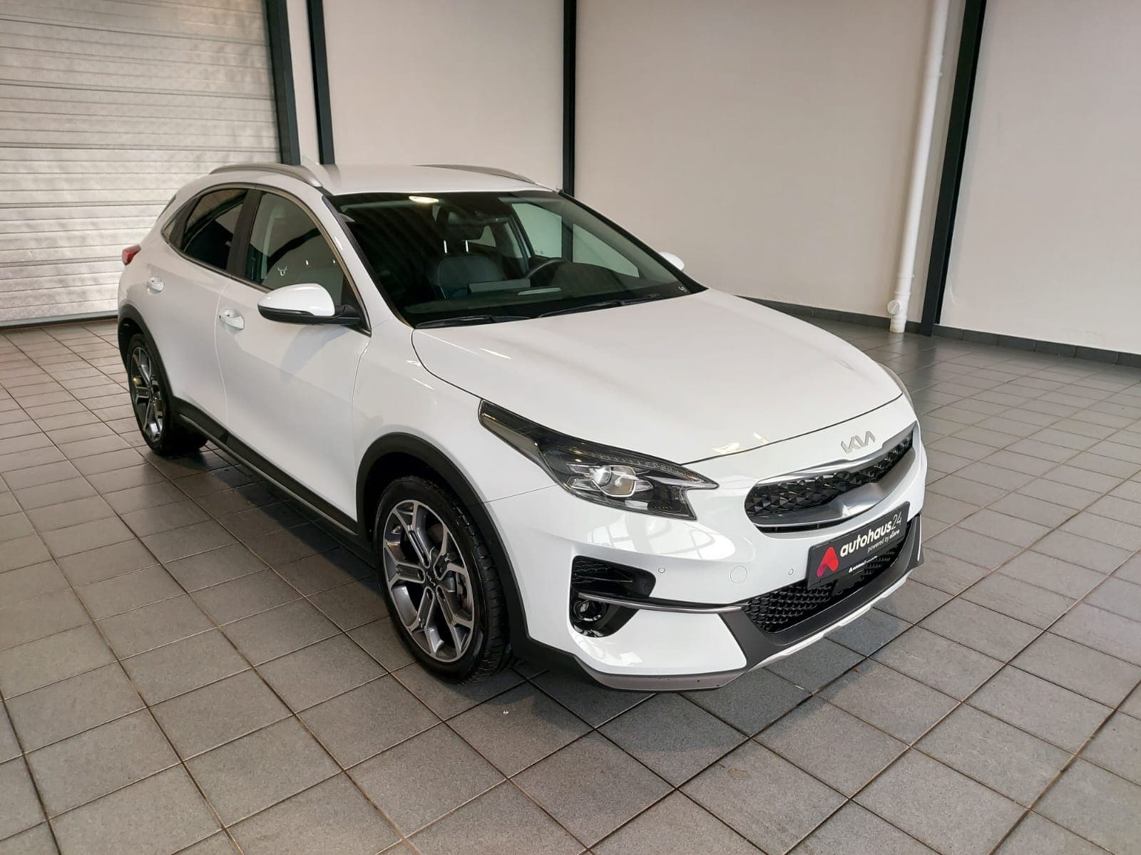 Kia XCeed SUV / Crossover / Geländewagen KIA XCeed 1.6 GDI Plug-In Hybrid DCT6 Vision Sports Utility Vehicle #1