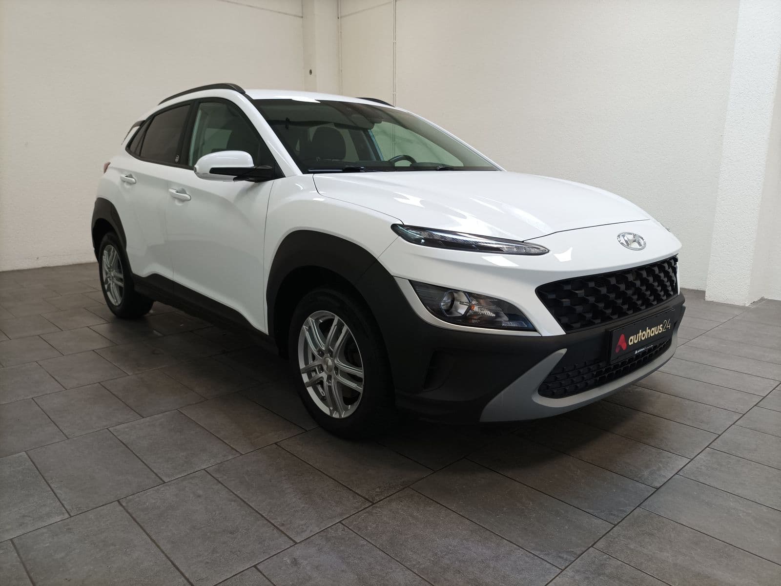 Hyundai Kona SUV / Crossover / Geländewagen HYUNDAI Kona 1.0 T-GDI Pure Sports Utility Vehicle #1