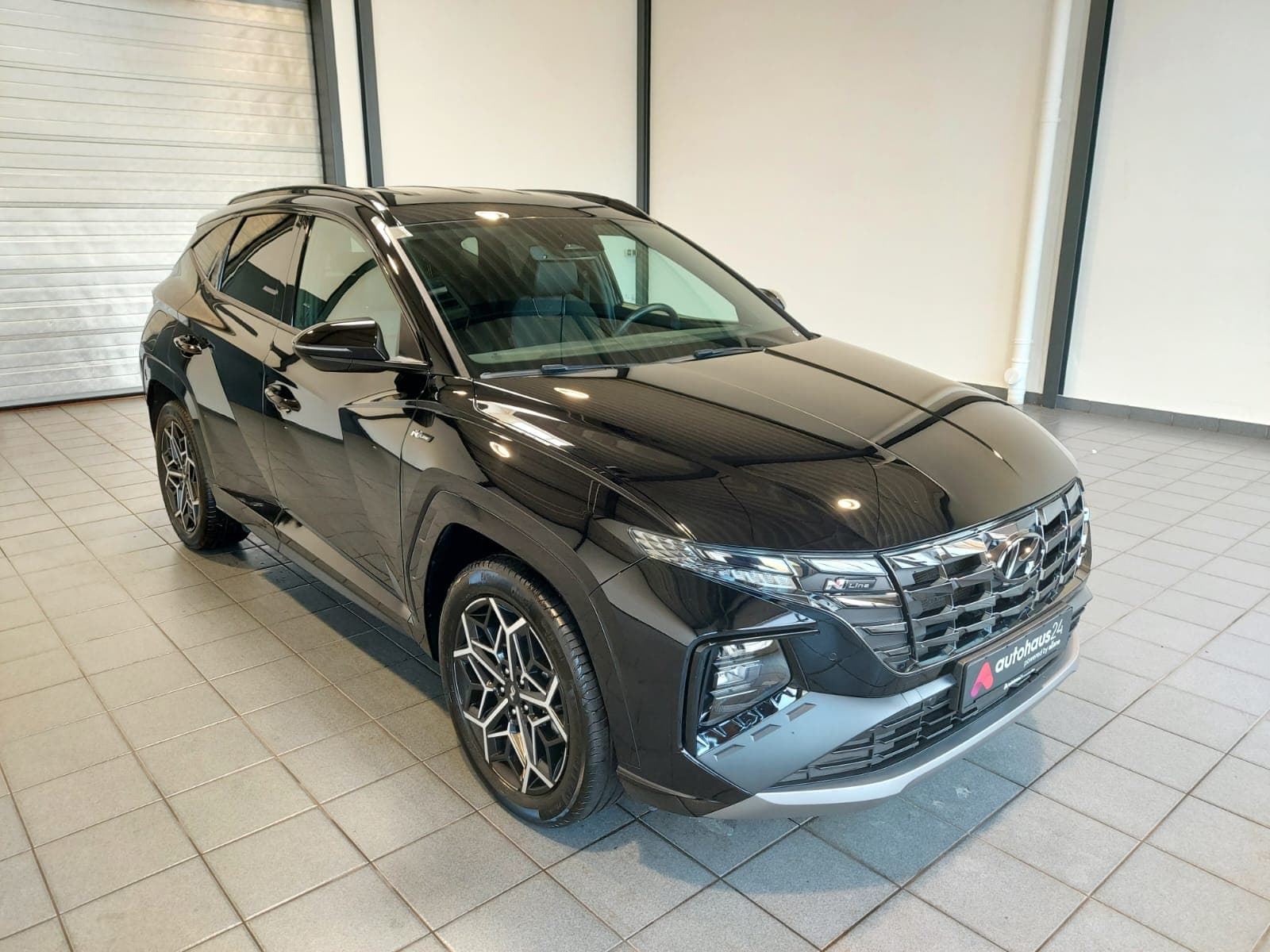 Hyundai Tucson SUV / Crossover / Geländewagen HYUNDAI Tucson 1.6 T-GDI Plug-in Hybrid 4WD Auto Sports Utility Vehicle #1