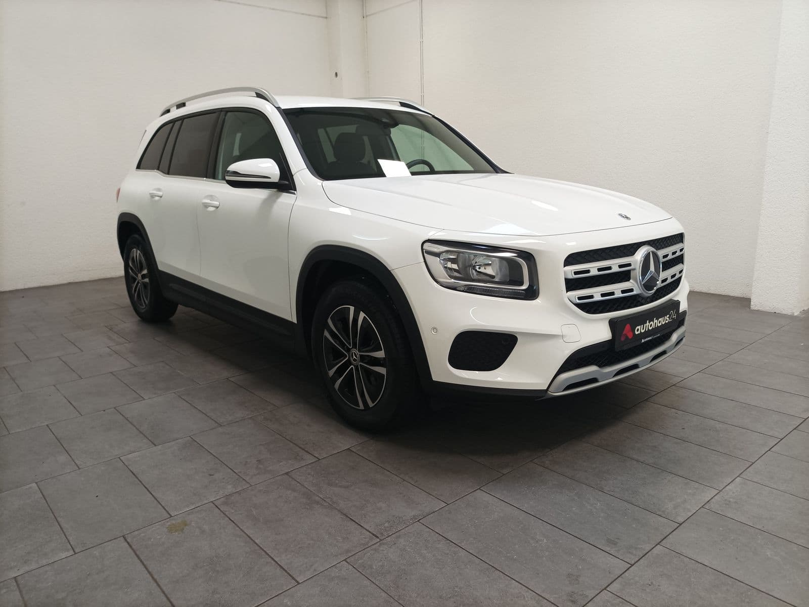 Mercedes-Benz GLB-Klasse SUV / Crossover / Geländewagen MERCEDES GLB GLB 180 d DCT Sports Utility Vehicle #1