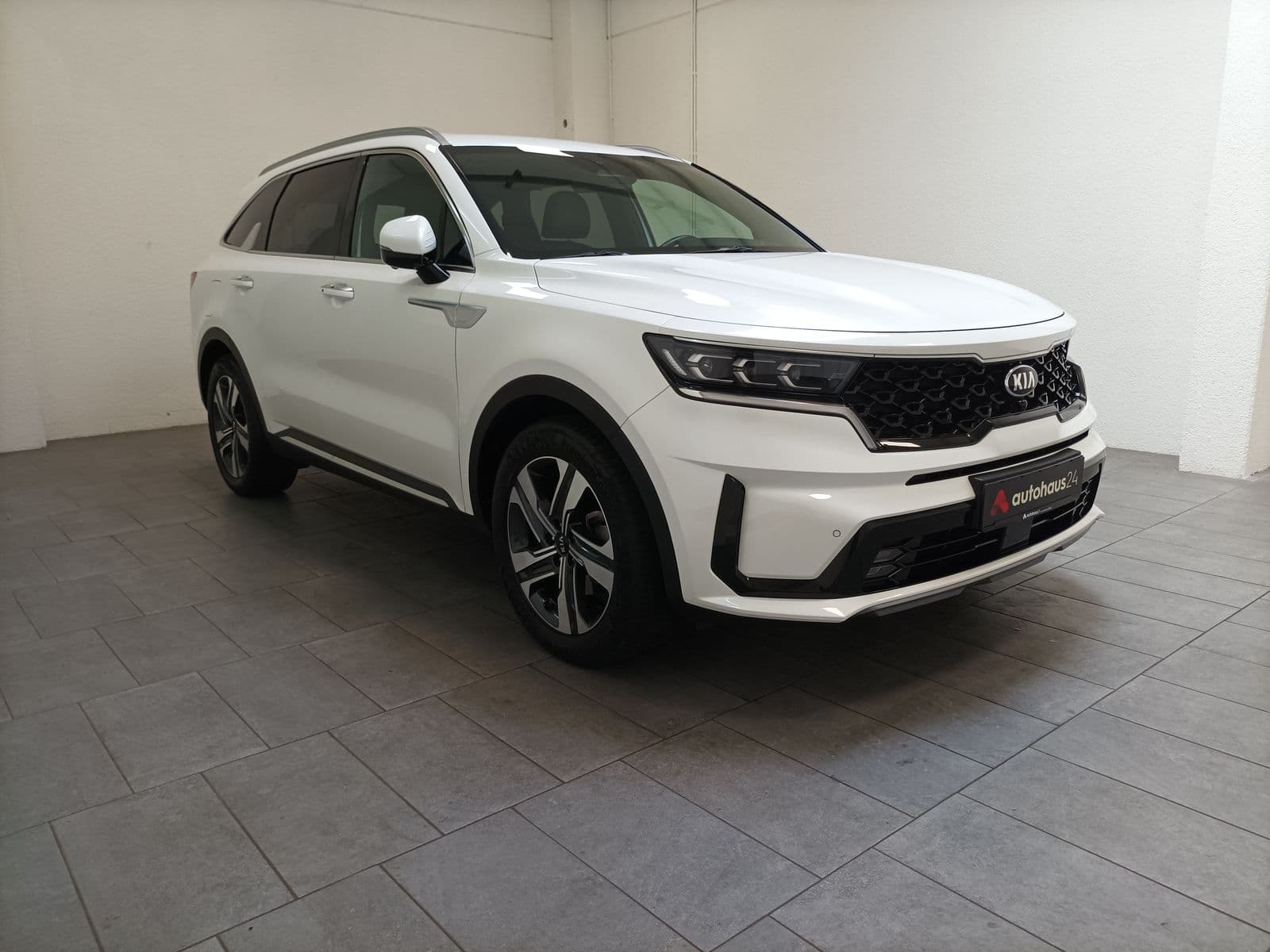 Kia Sorento SUV / Crossover / Geländewagen KIA Sorento 1.6 T-GDI Plug-in Hybrid AWD Vision Auto Sports Utility Vehicle #1